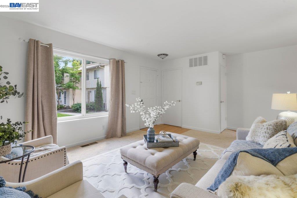 Photo #5: 41132373 Listing: Photo #5