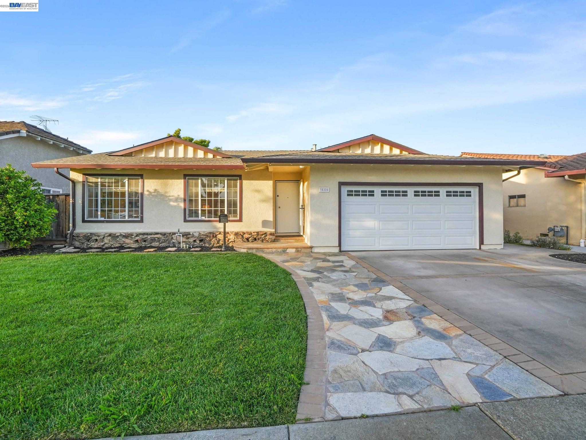 Front Image Thumbnail for BE41132377