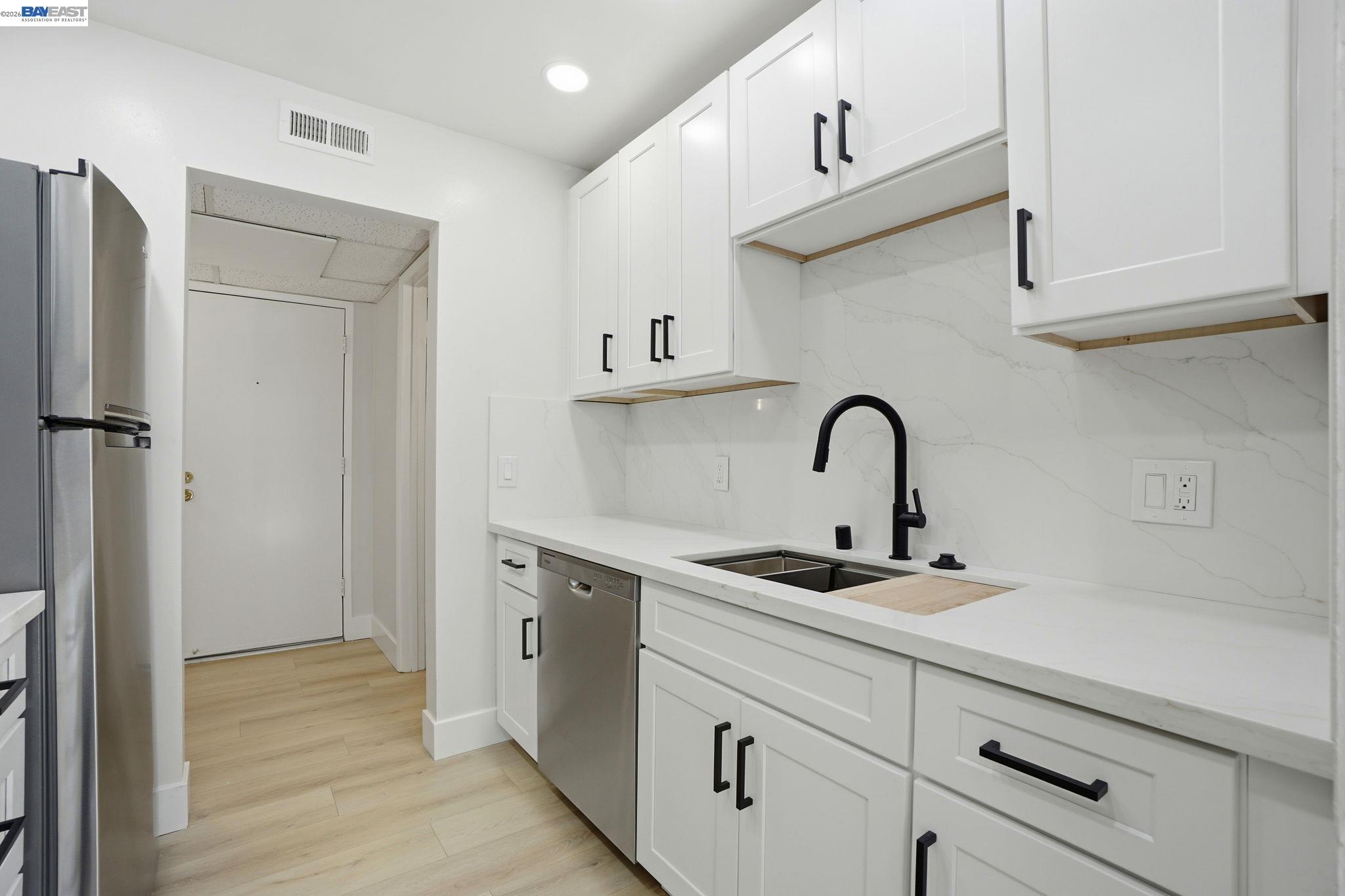 Photo #13: 41132389 Listing: Photo #13