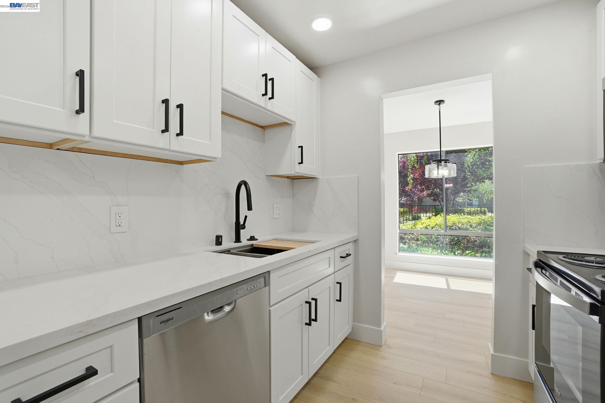 Photo #15: 41132389 Listing: Photo #15