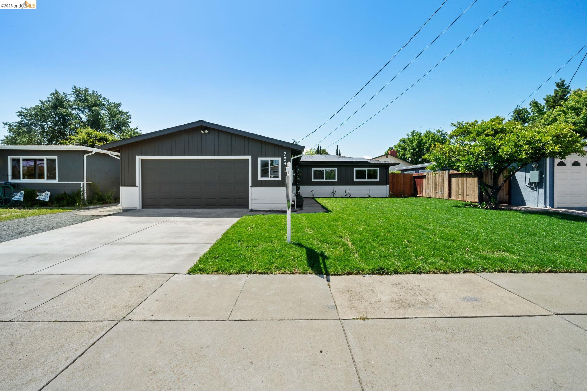 Front Image Thumbnail for EB41132391