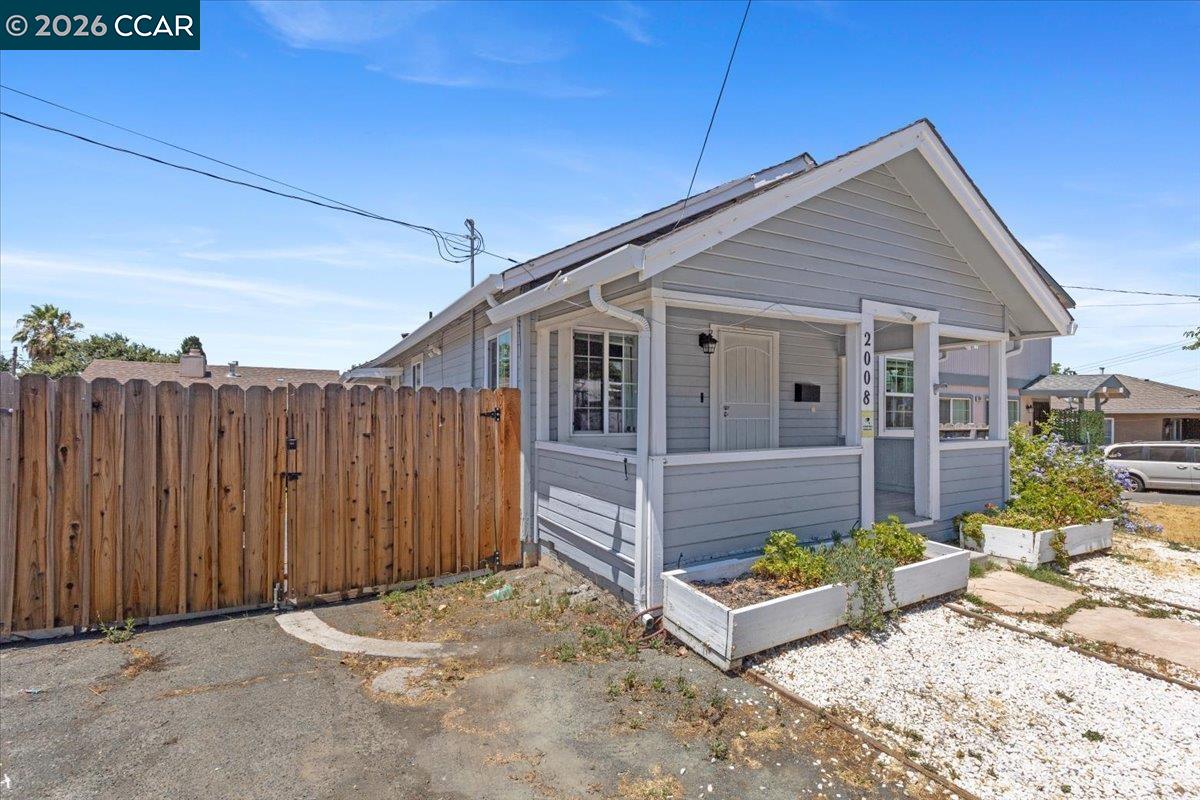 Front Image Thumbnail for CC41132396