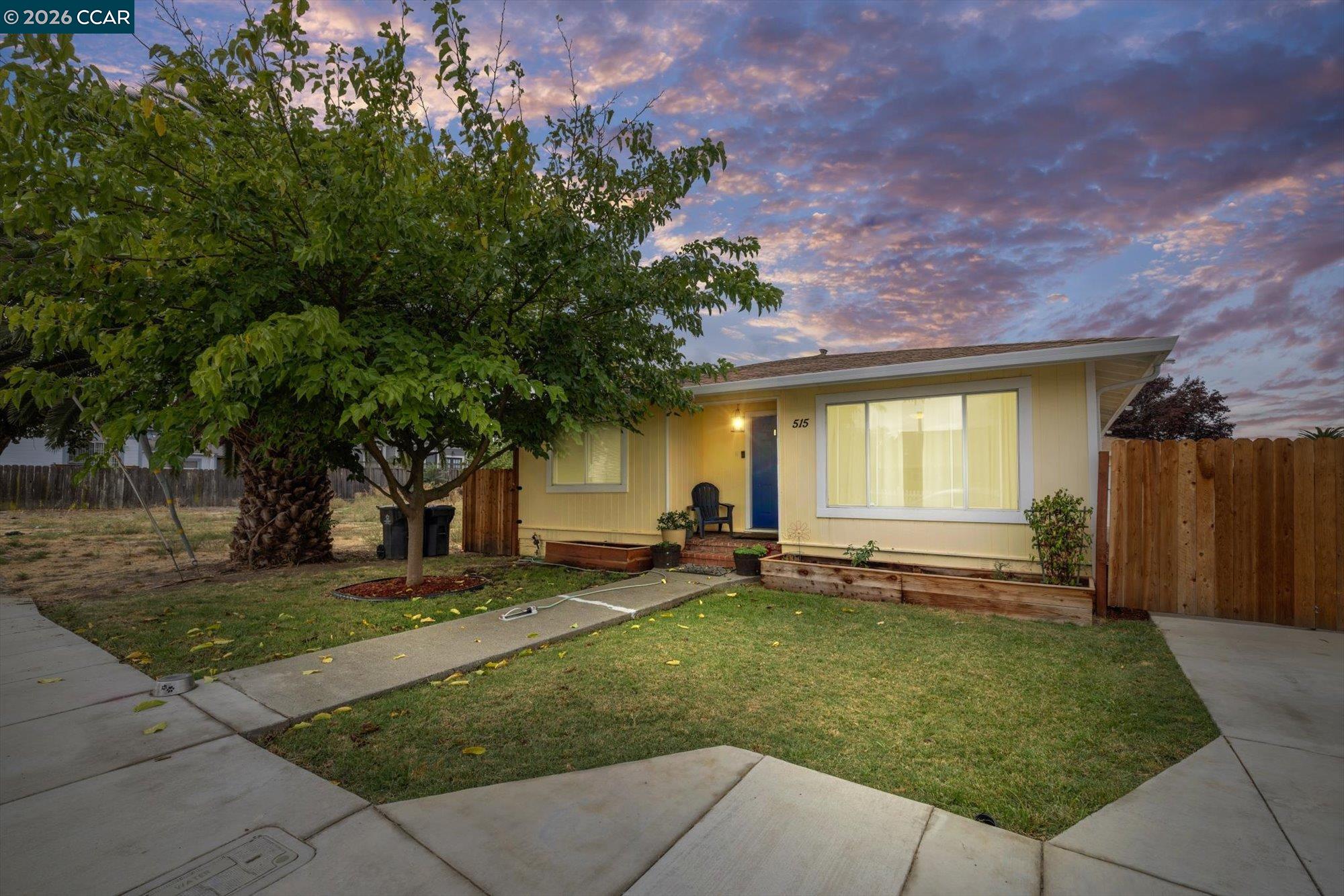 Front Image Thumbnail for CC41132402