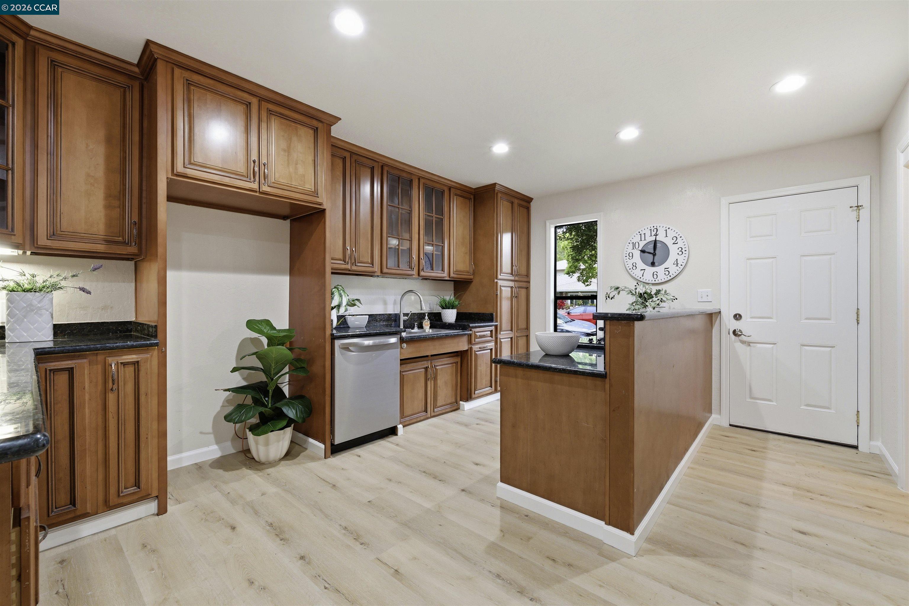 Photo #11: 41132405 Listing: Photo #11