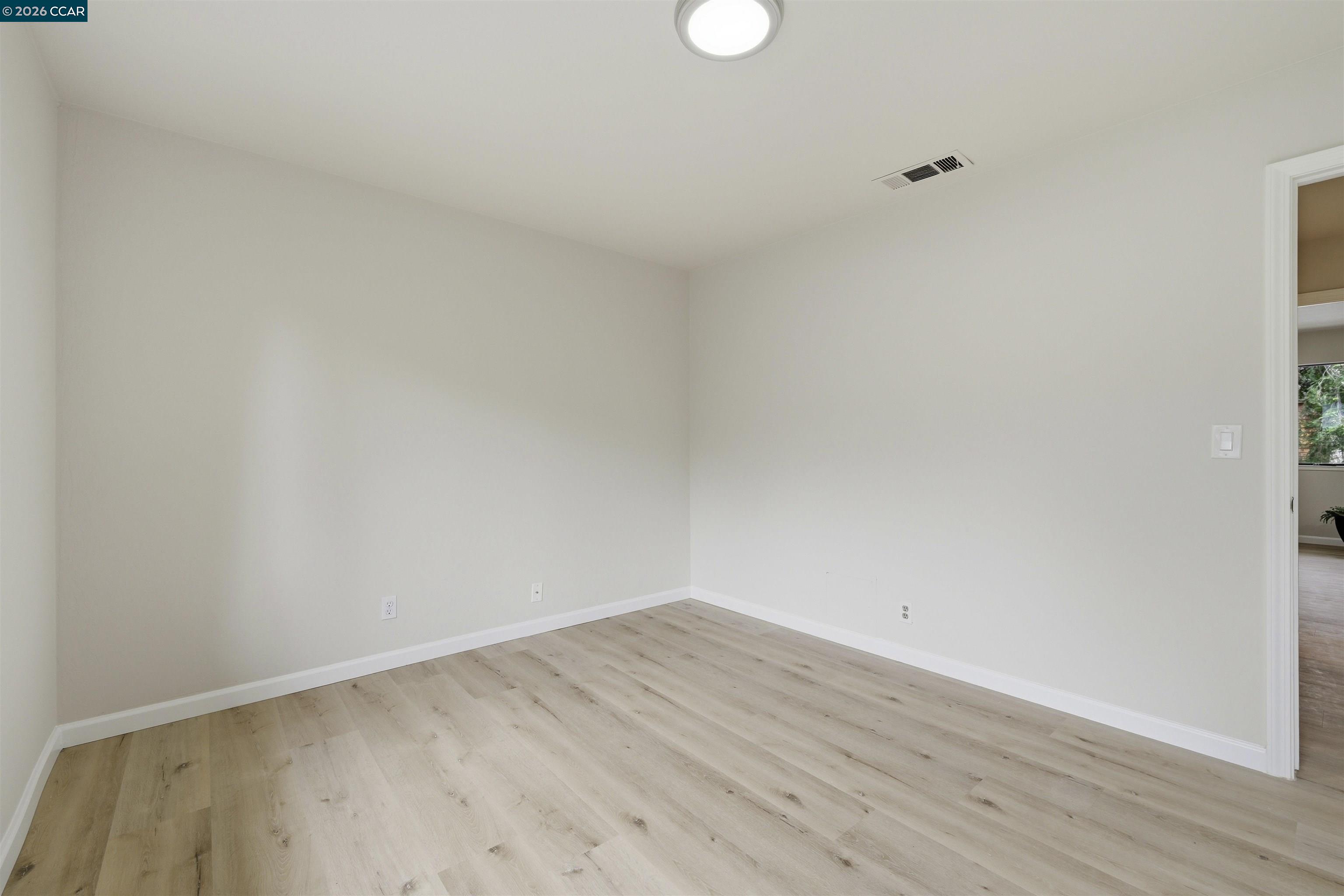 Photo #15: 41132405 Listing: Photo #15