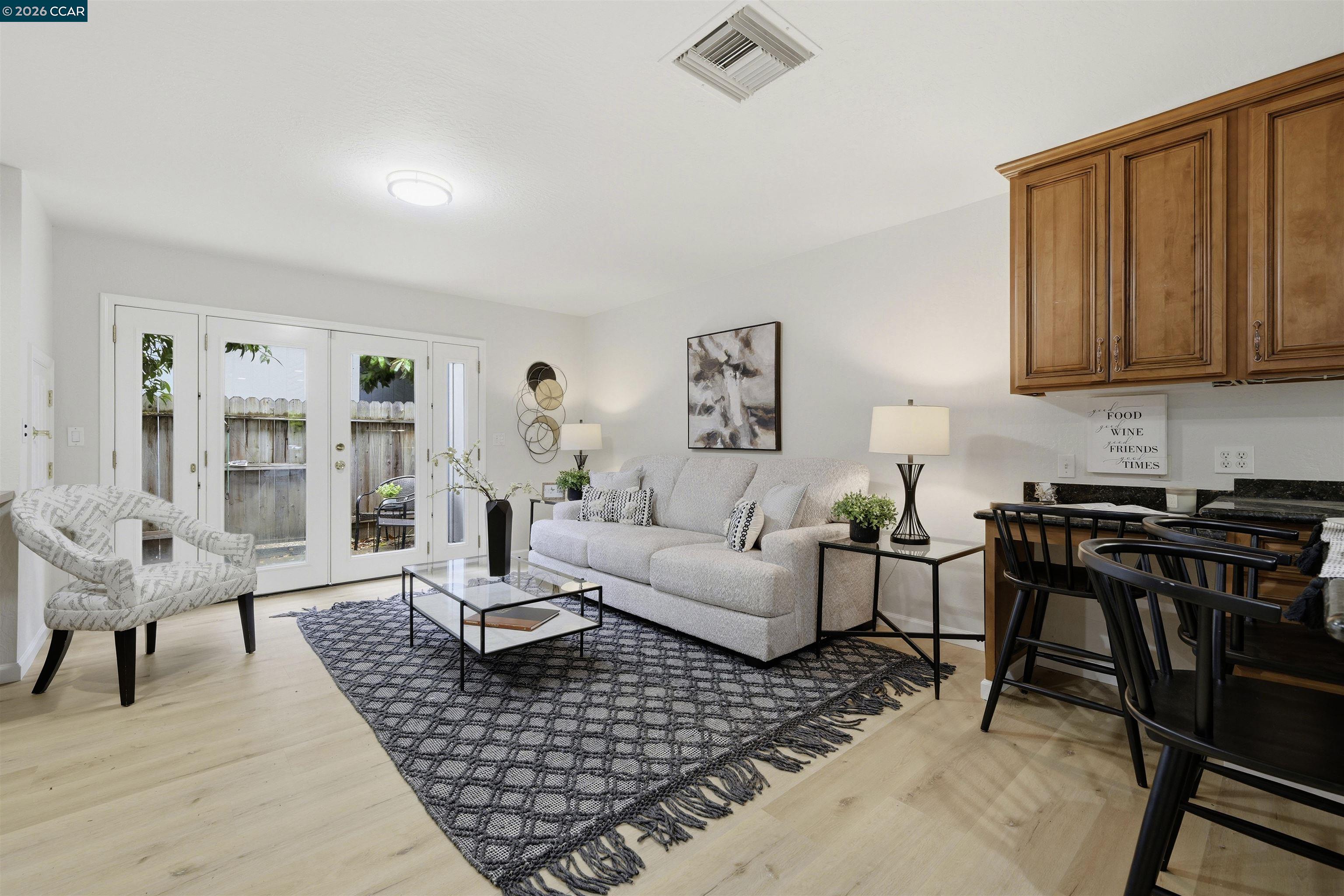 Photo #6: 41132405 Listing: Photo #6