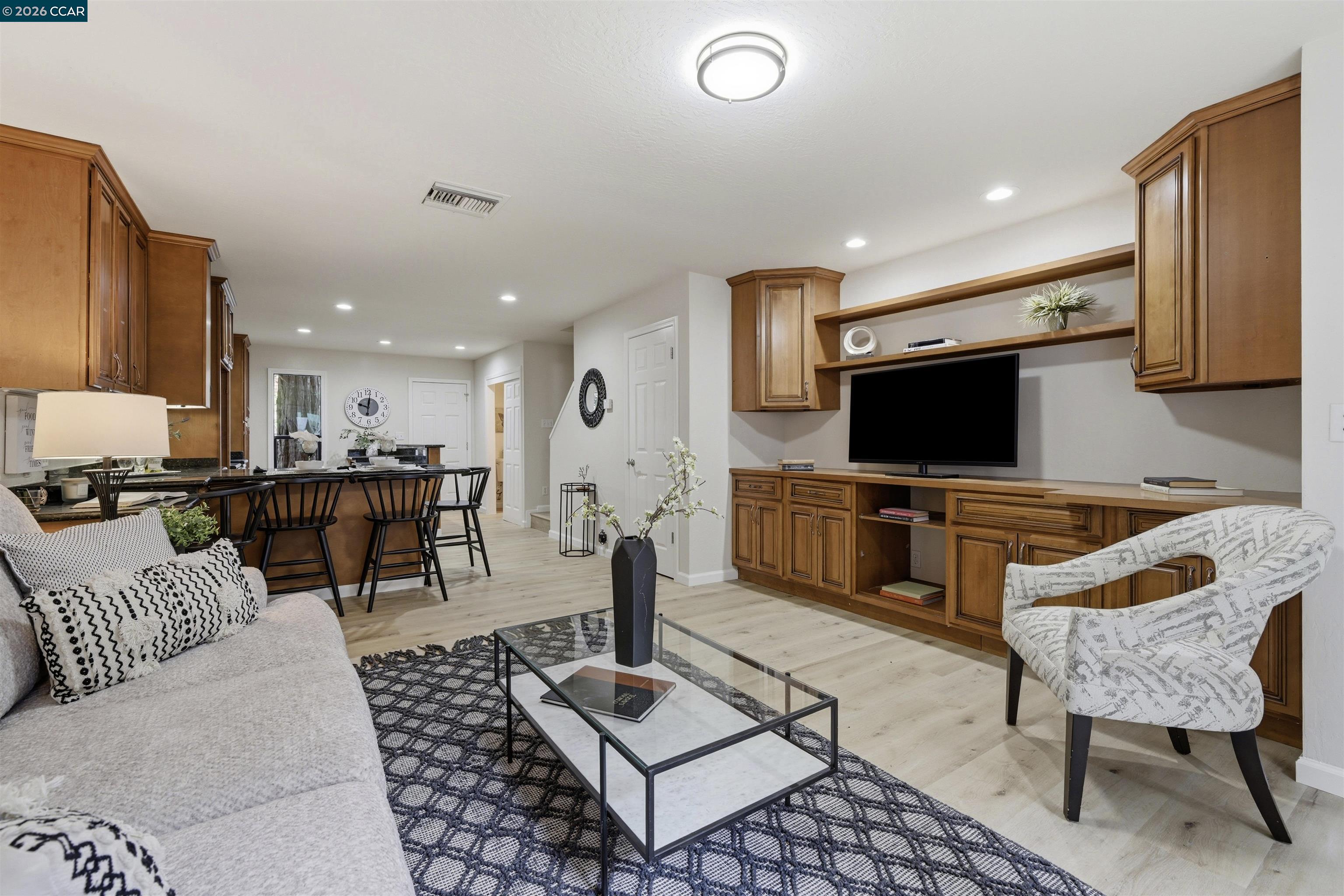 Photo #9: 41132405 Listing: Photo #9