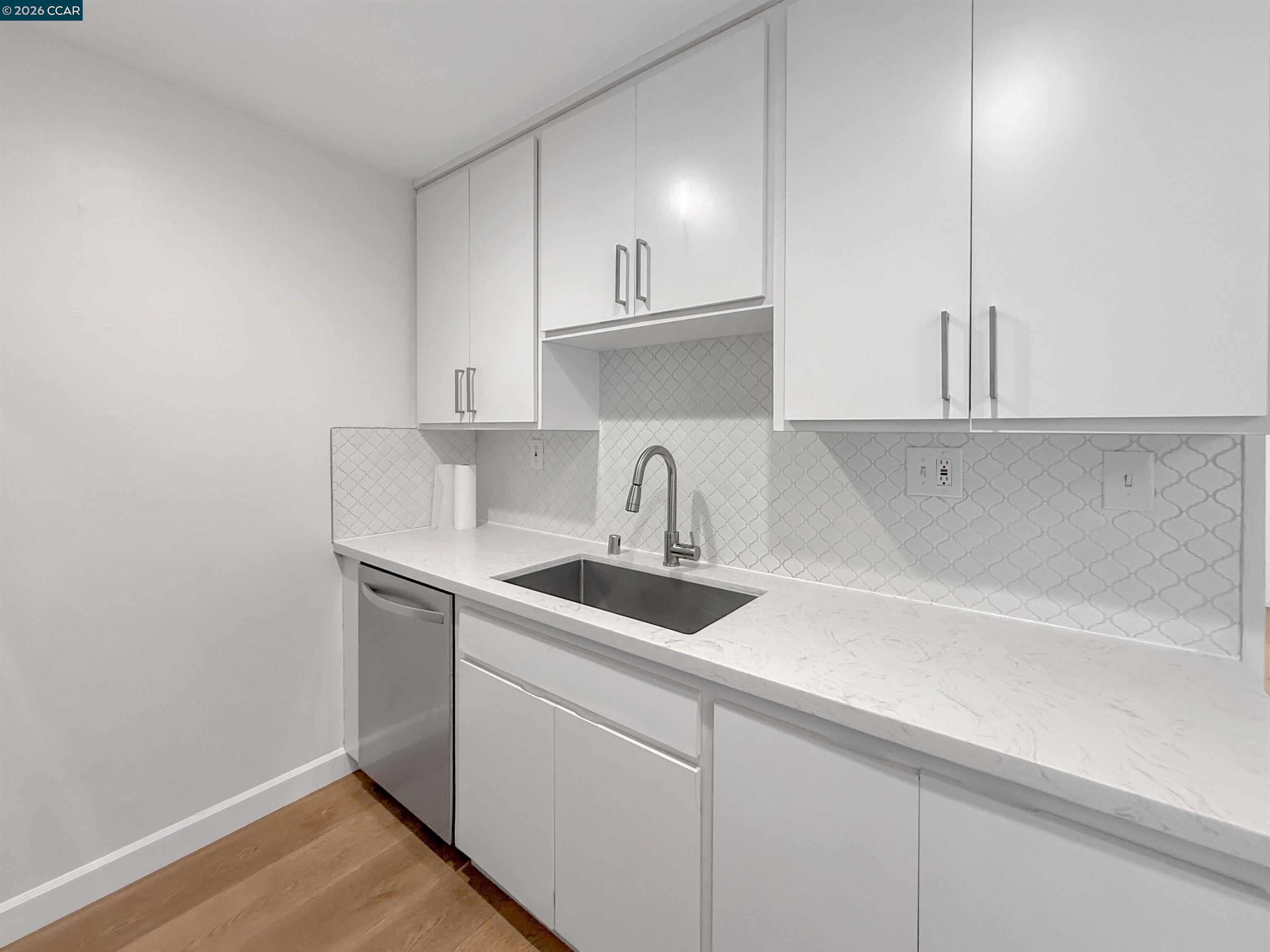 Photo #11: 41132409 Listing: Photo #11