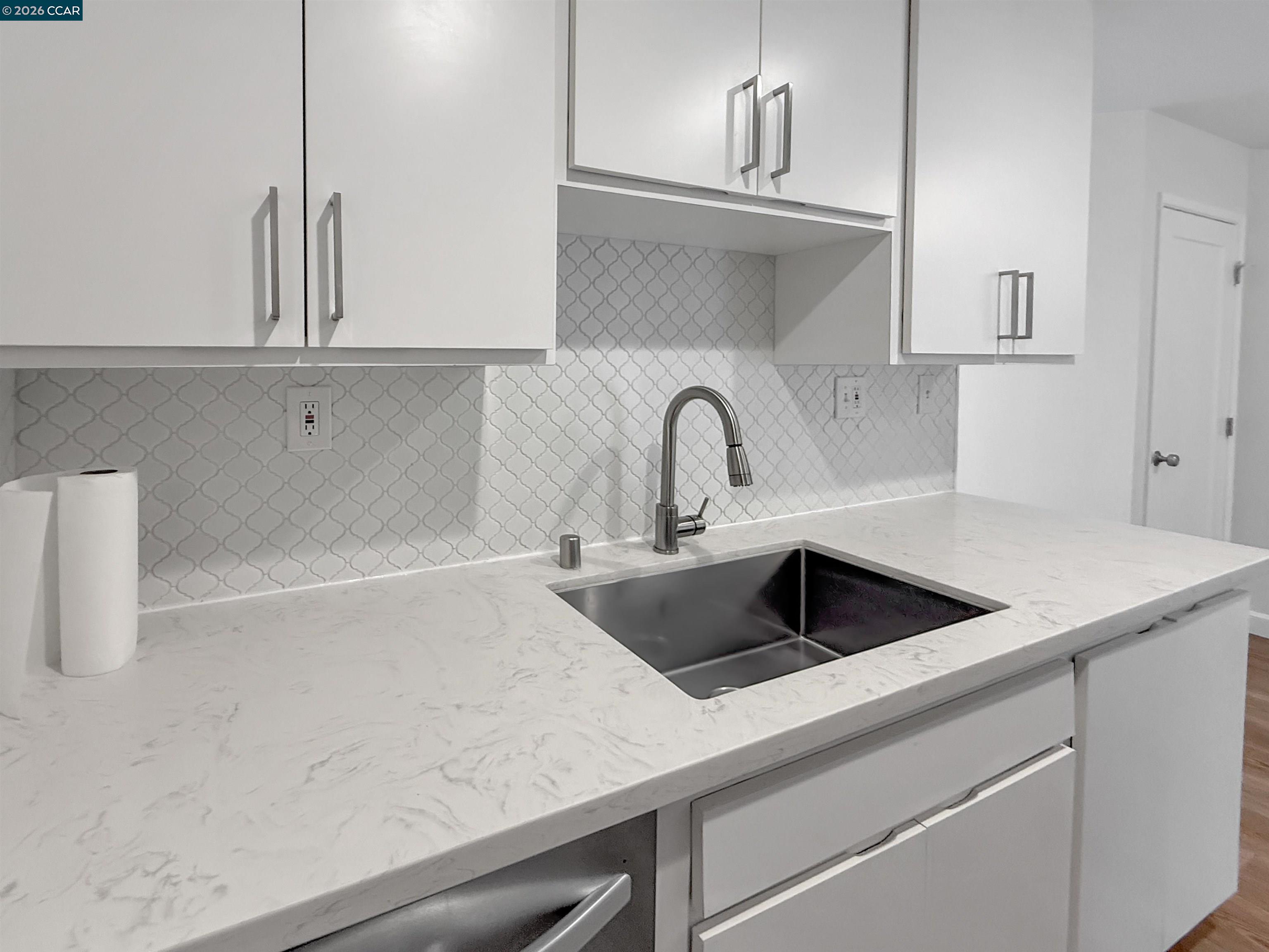 Photo #12: 41132409 Listing: Photo #12