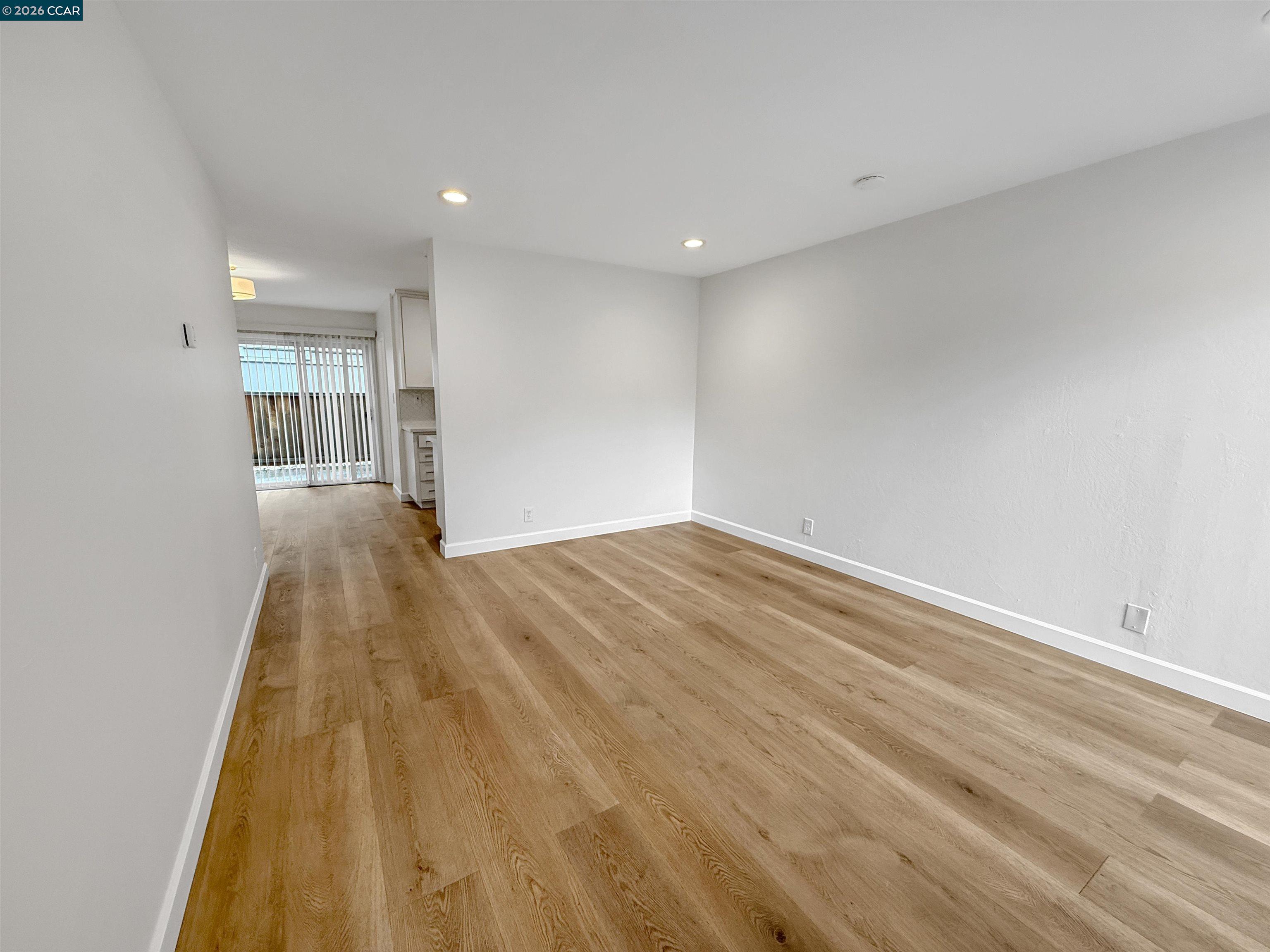 Photo #5: 41132409 Listing: Photo #5