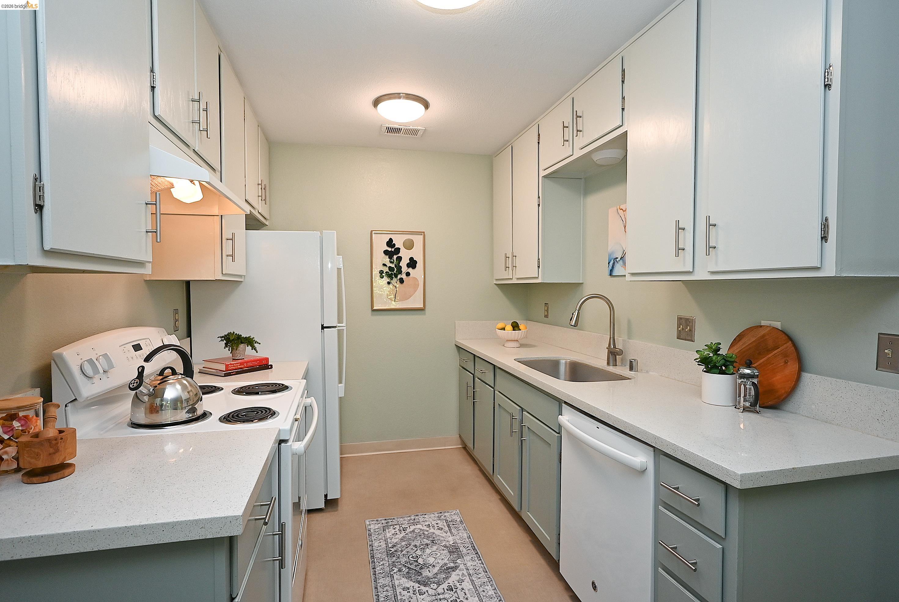 Photo #11: 41132422 Listing: Photo #11