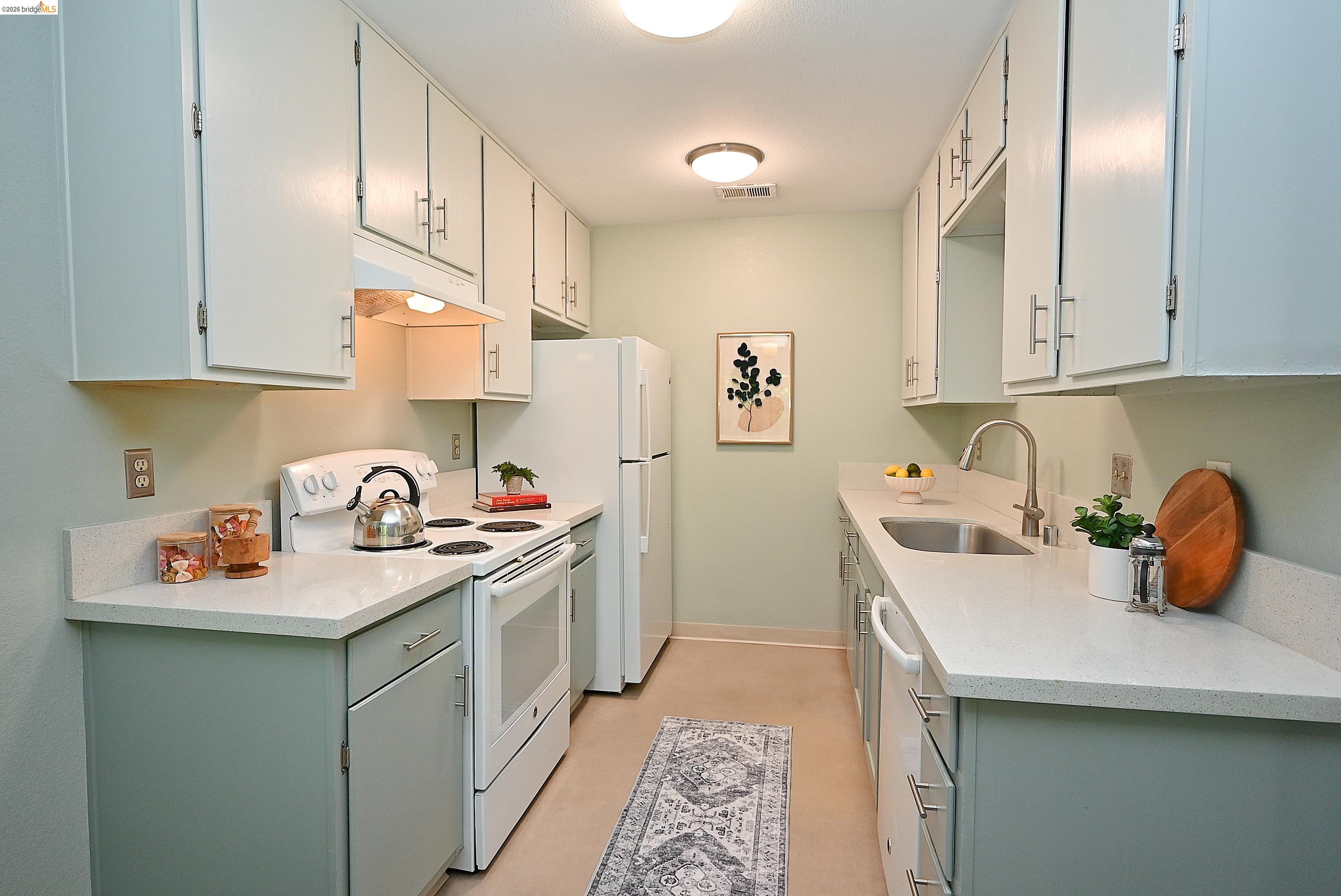 Photo #12: 41132422 Listing: Photo #12