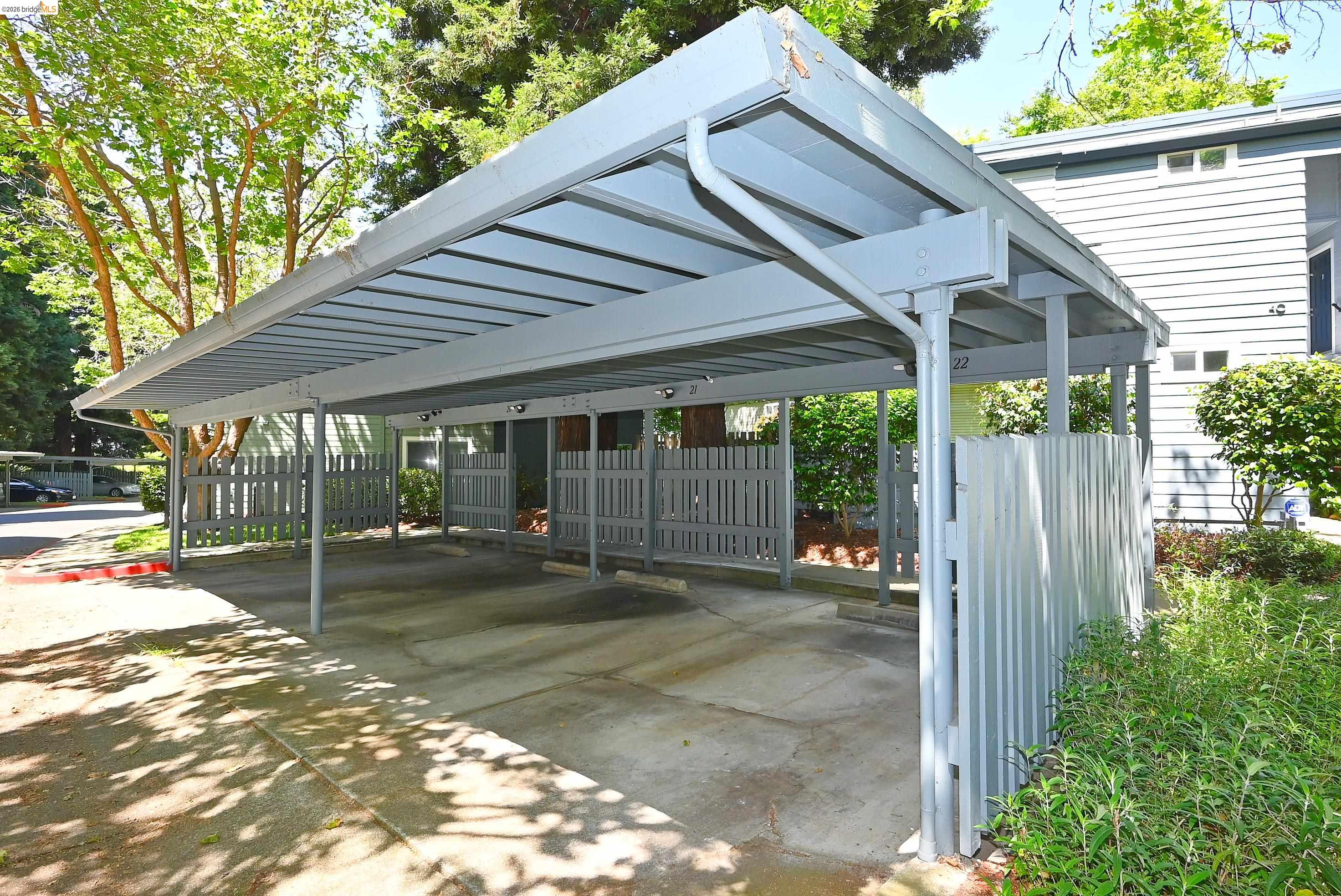 Photo #3: 41132422 Listing: Photo #3