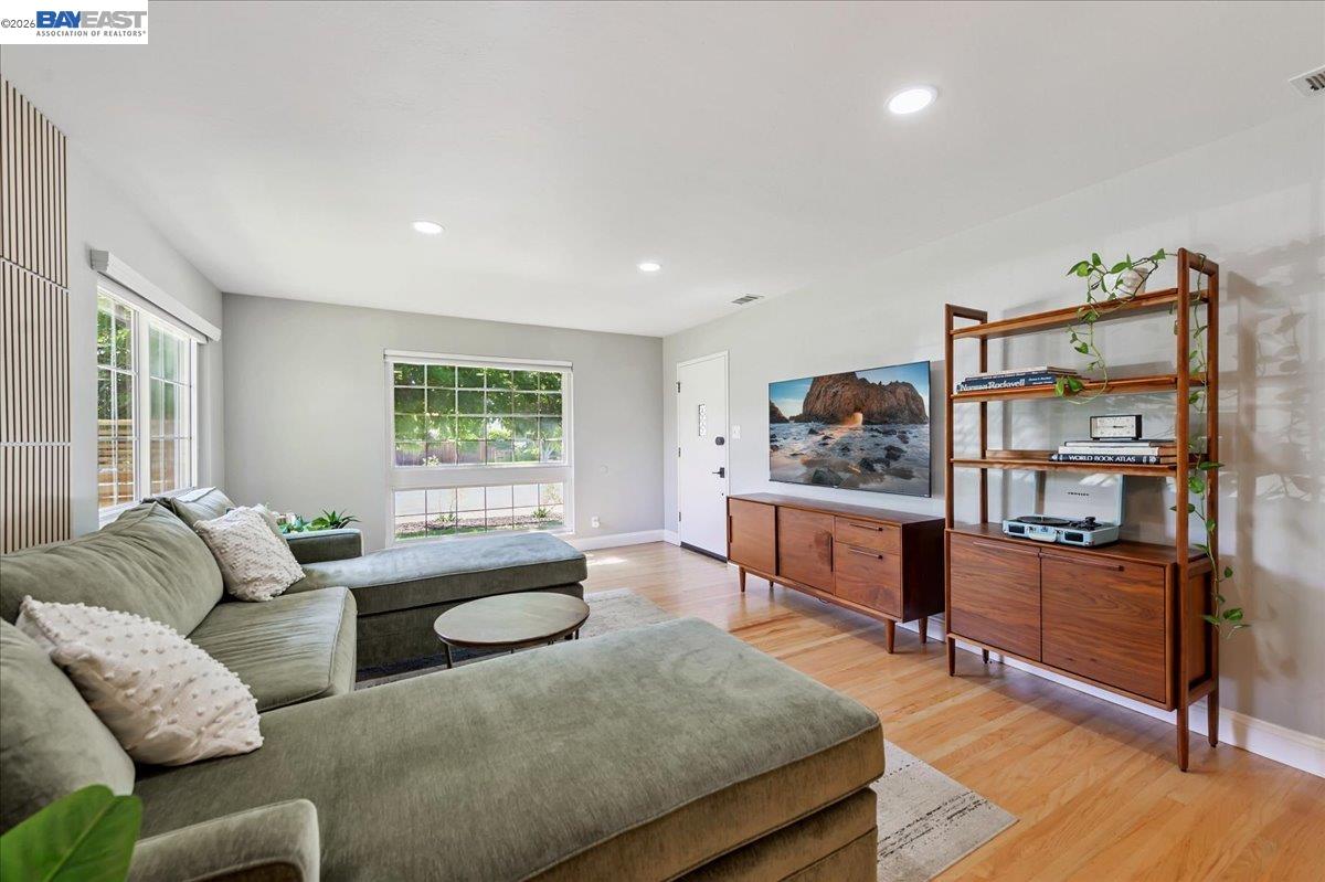 Front Image Thumbnail for BE41132436