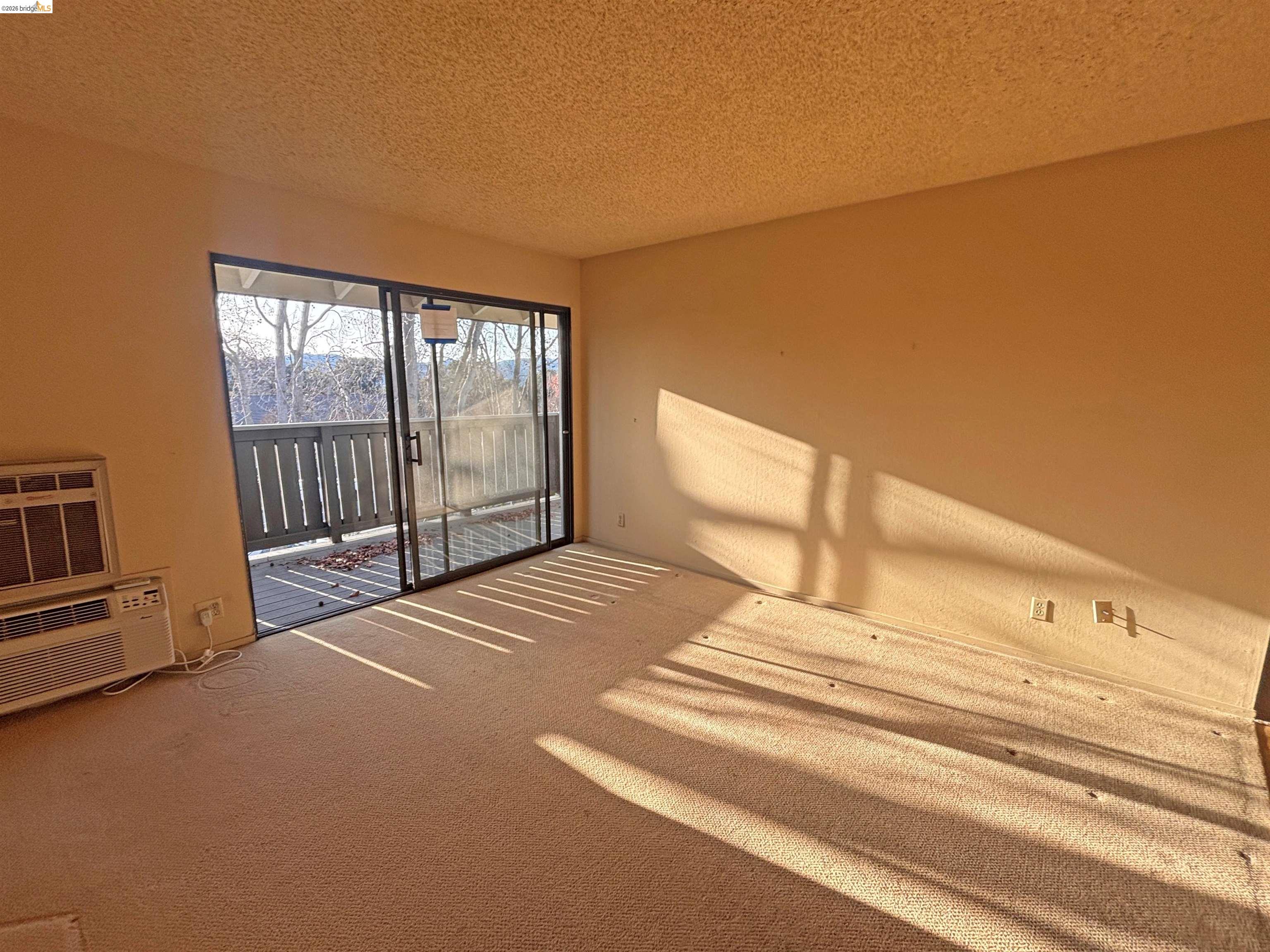 Photo #8: 41132492 Listing: Photo #8