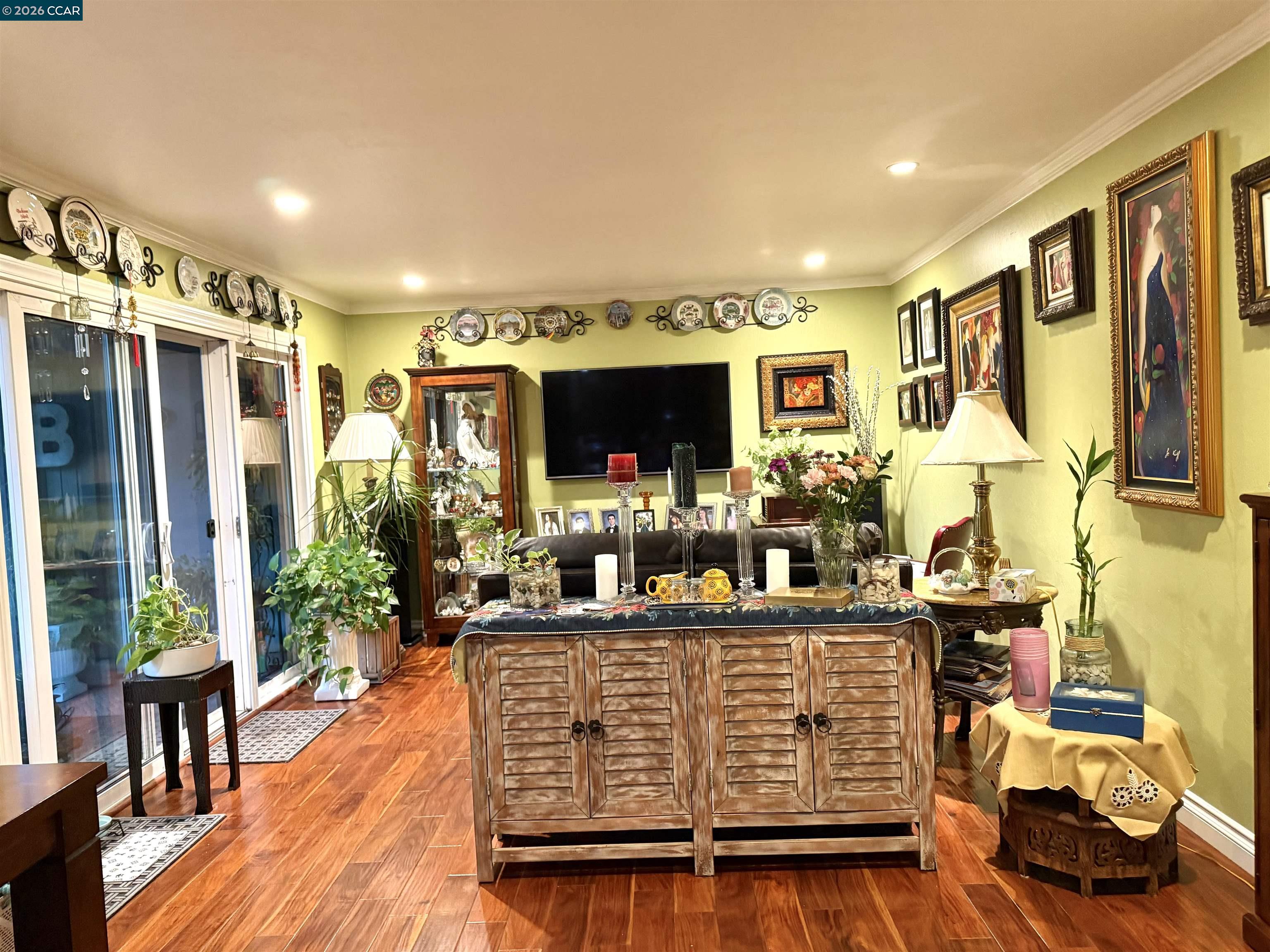 Photo #1: 41132501 Listing: Photo #1