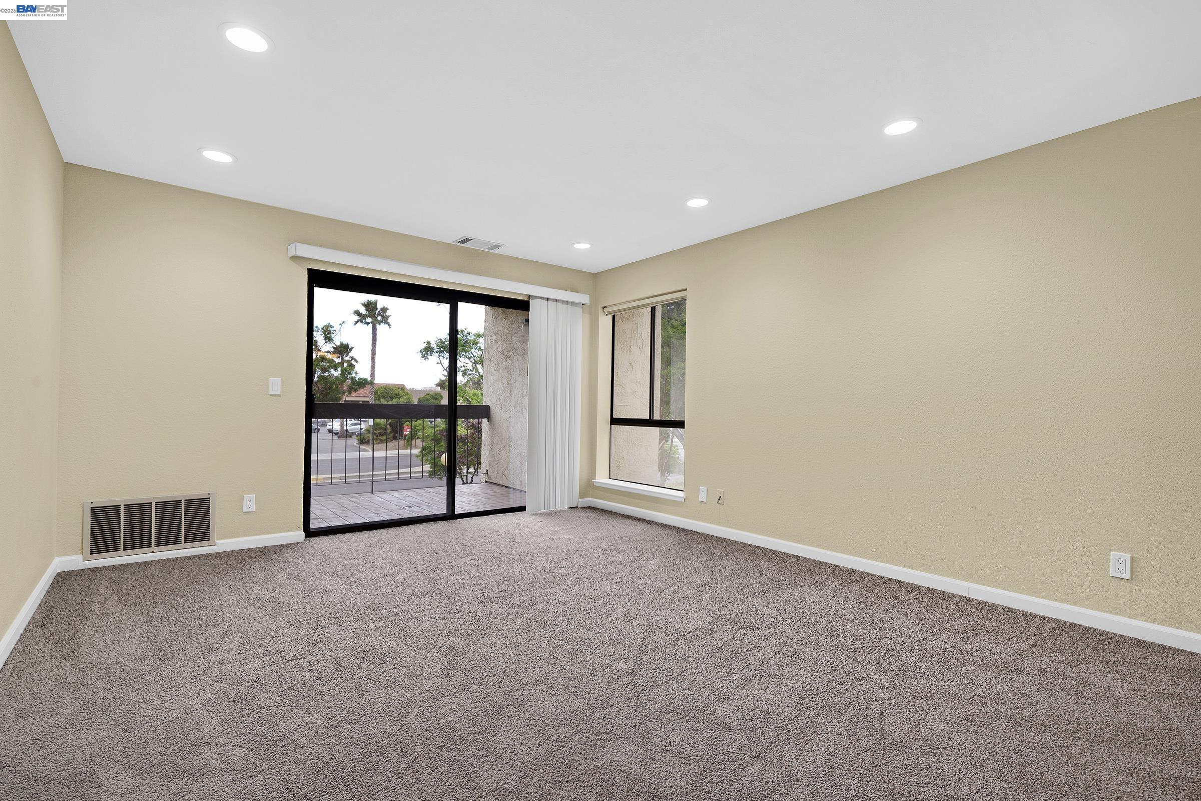 Photo #2: 41132509 Listing: Photo #2