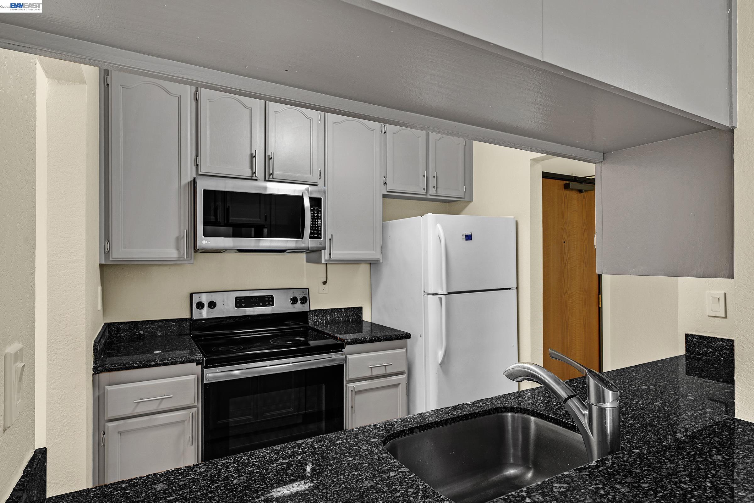 Photo #11: 41132509 Listing: Photo #11