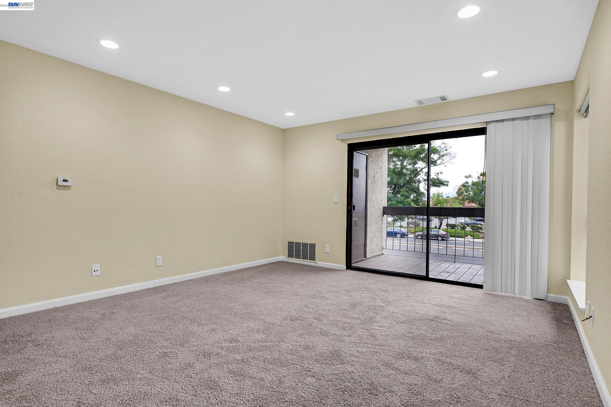 Photo #3: 41132509 Listing: Photo #3