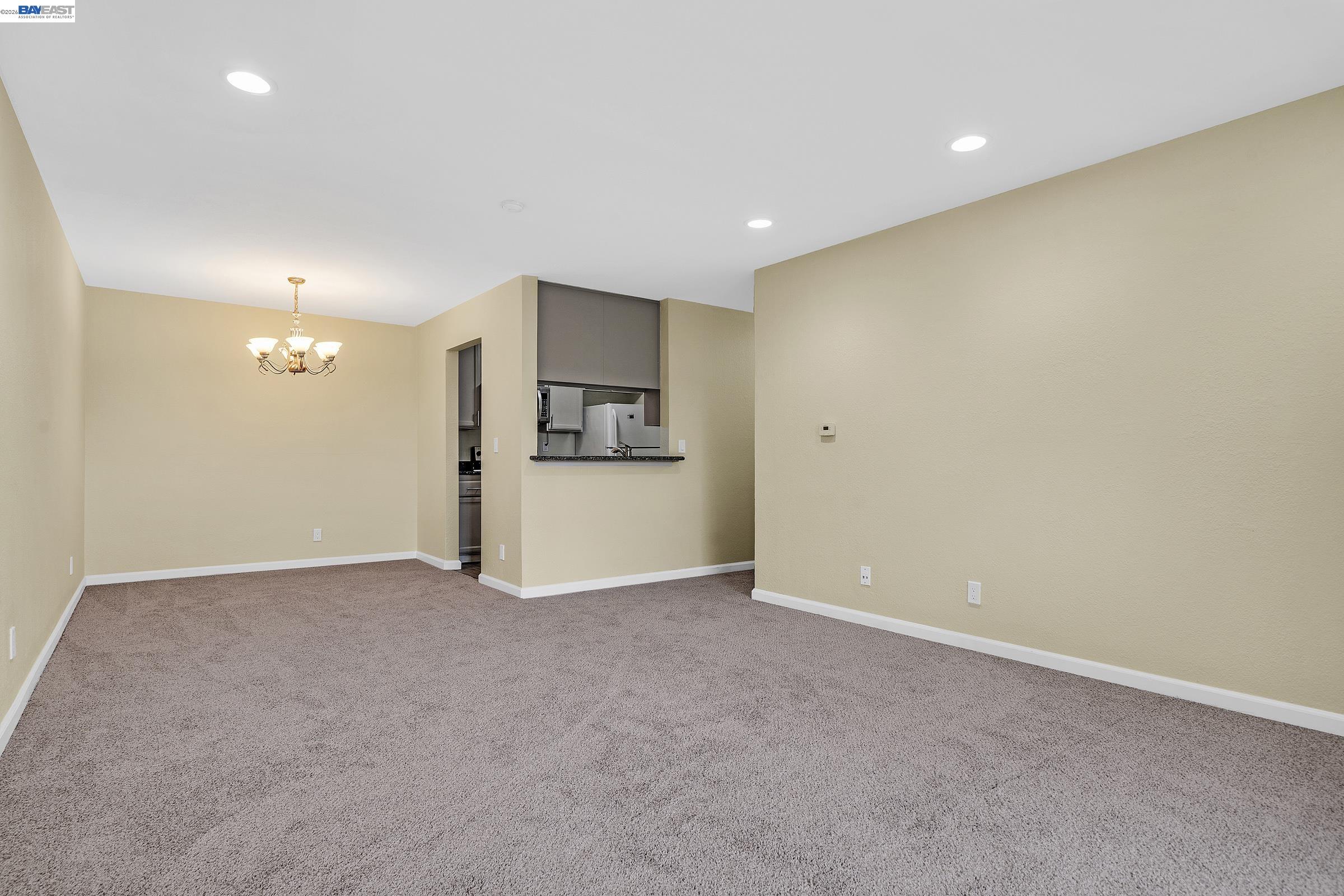 Photo #4: 41132509 Listing: Photo #4