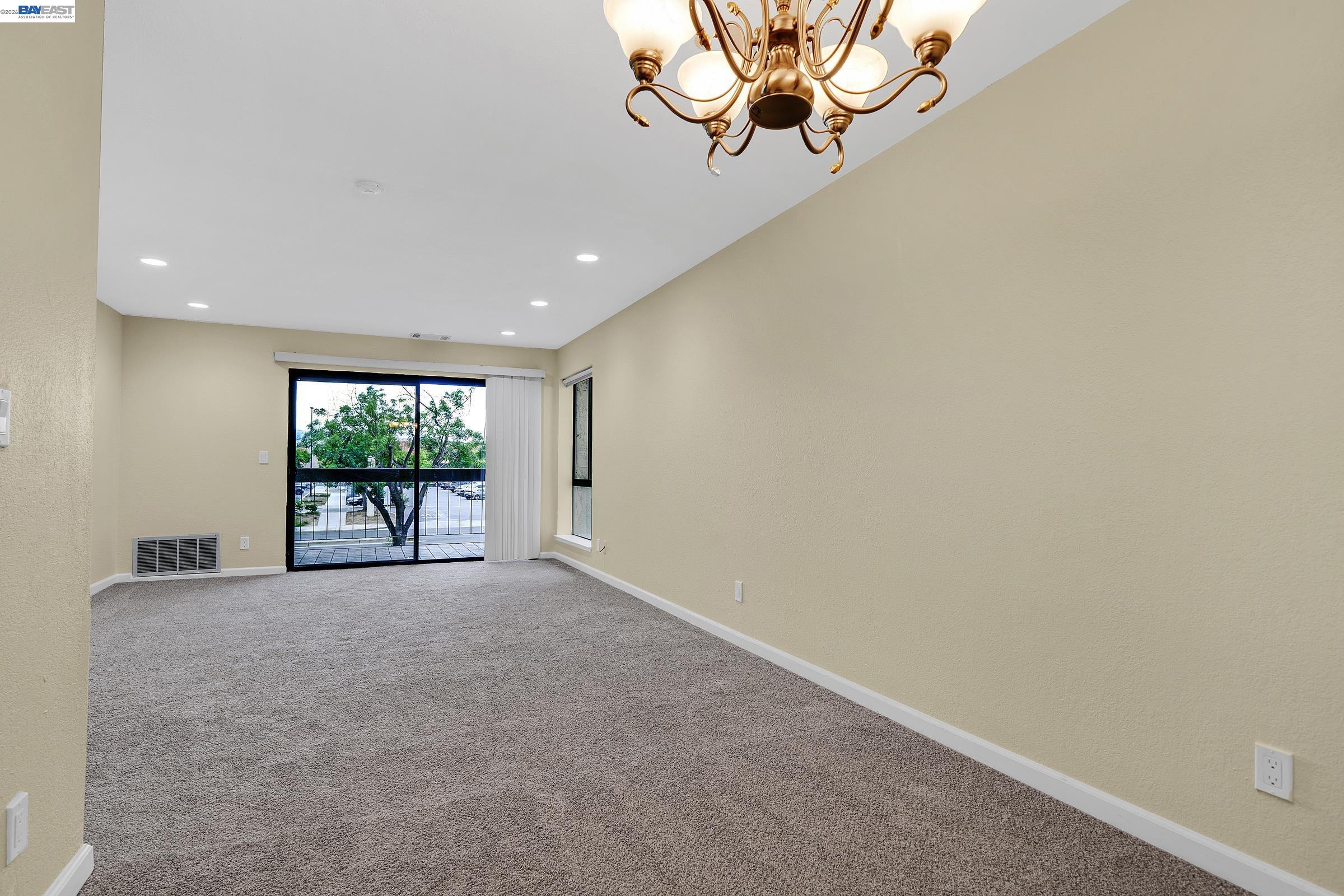 Photo #8: 41132509 Listing: Photo #8