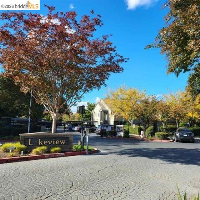 Photo #1: 41132518 Listing: Photo #1