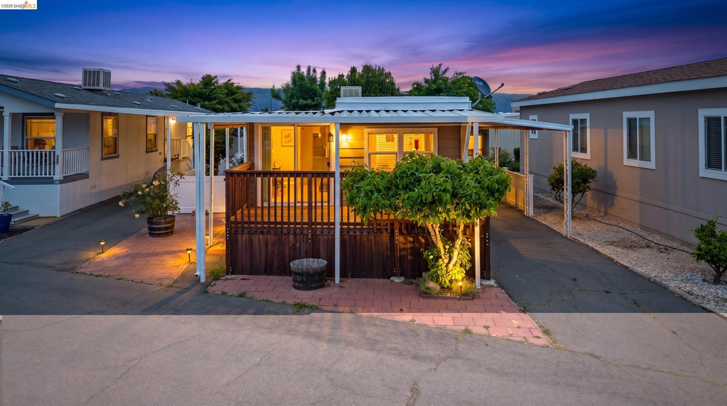 Front Image Thumbnail for EB41132532