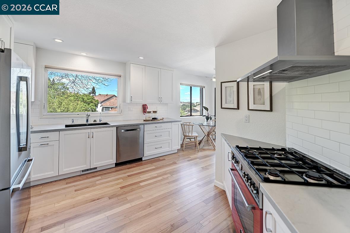 Photo #12: 41132552 Listing: Photo #12