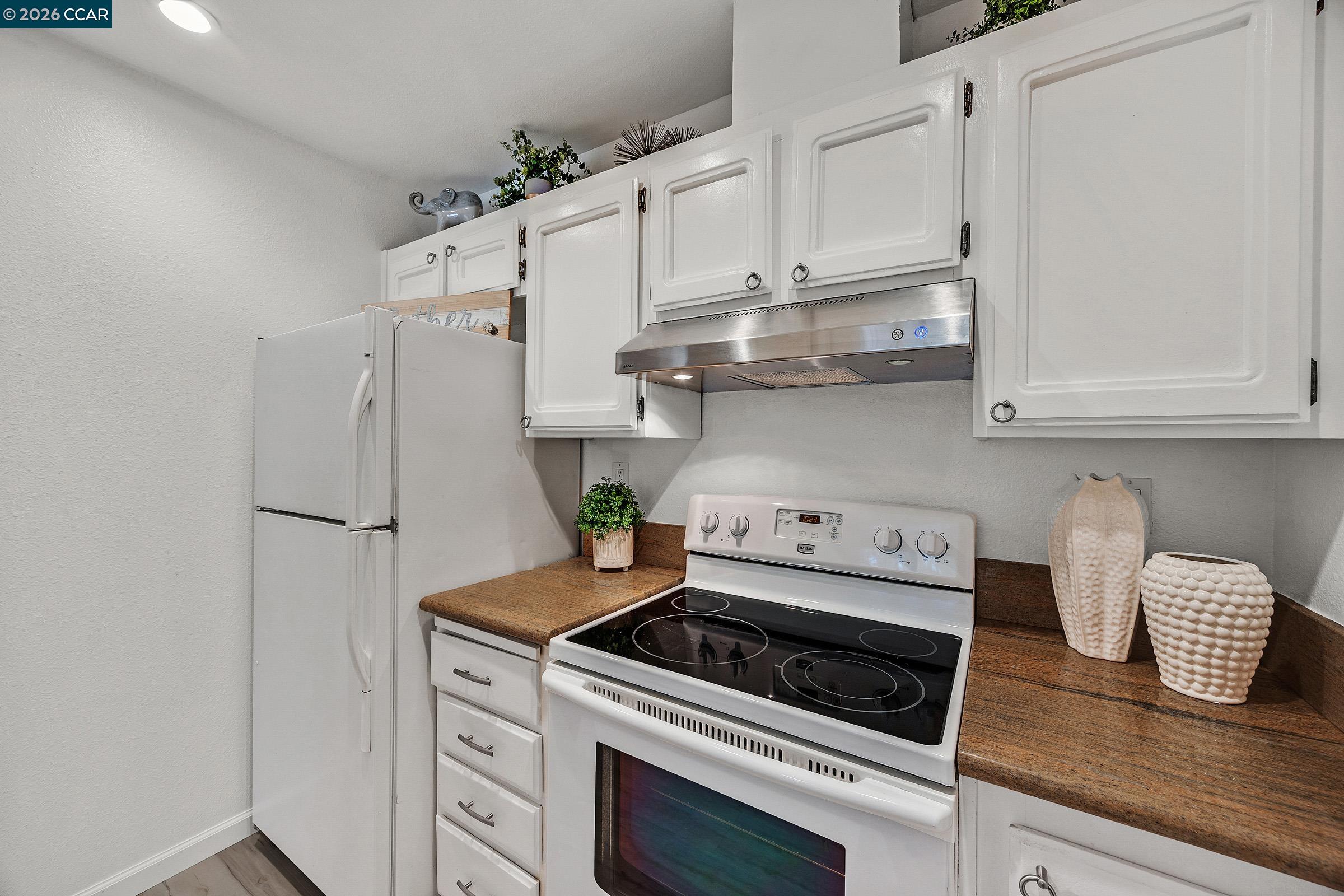 Photo #12: 41132560 Listing: Photo #12