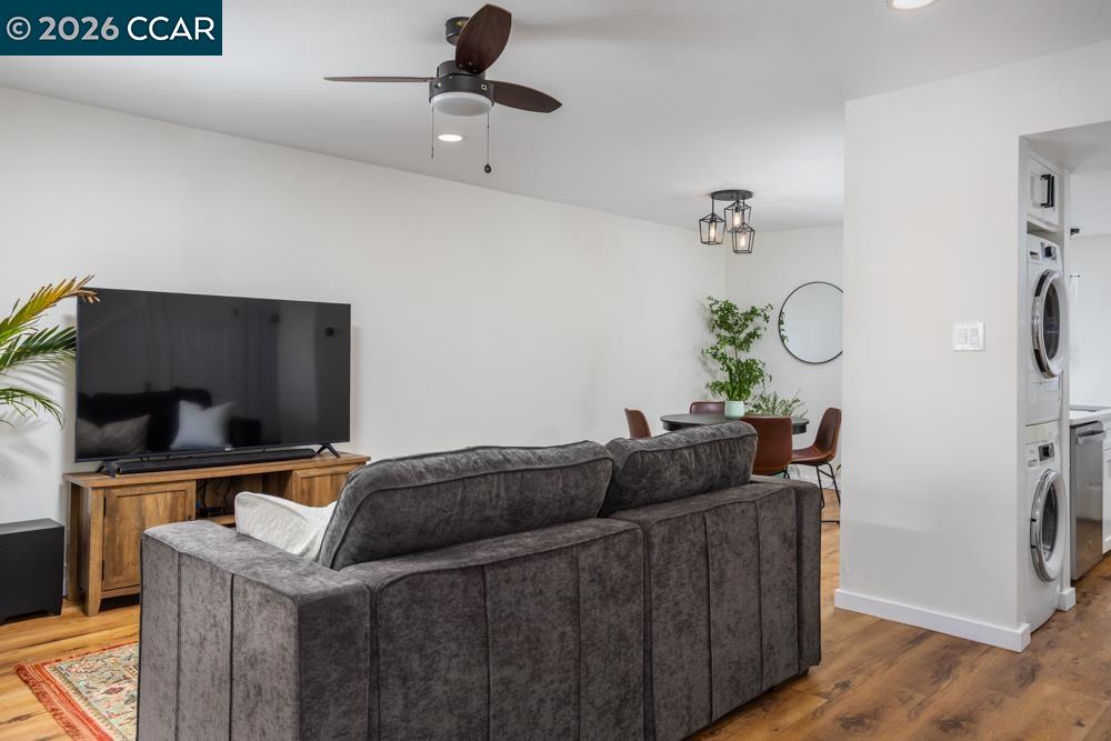 Photo #2: 41132591 Listing: Photo #2