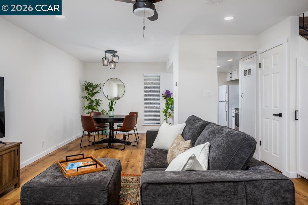 Photo #3: 41132591 Listing: Photo #3