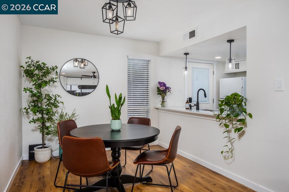 Photo #4: 41132591 Listing: Photo #4