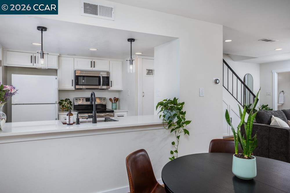 Photo #8: 41132591 Listing: Photo #8