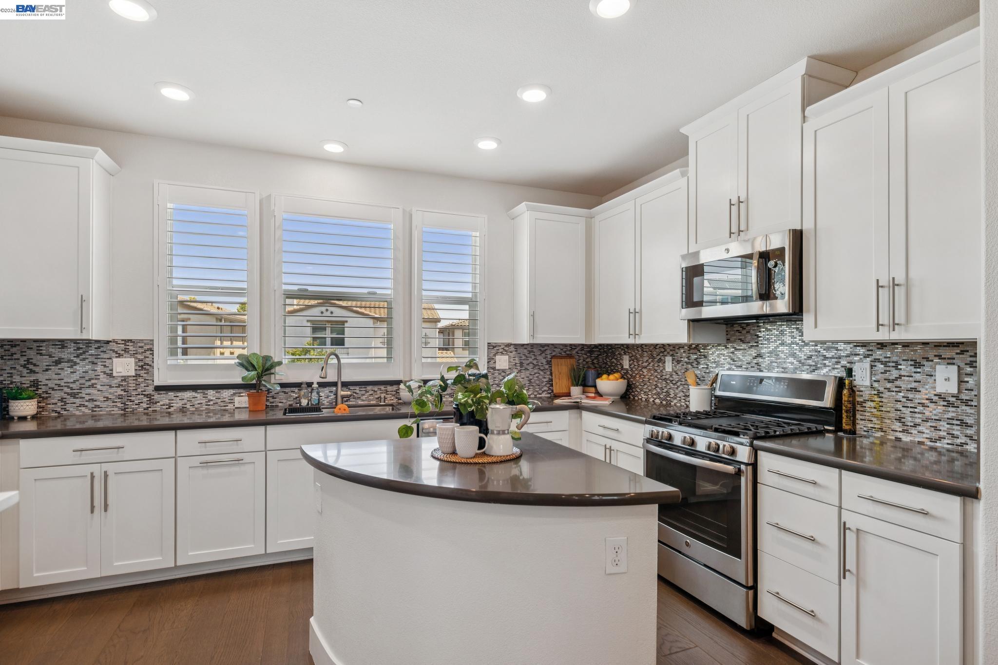 Photo #12: 41132598 Listing: Photo #12