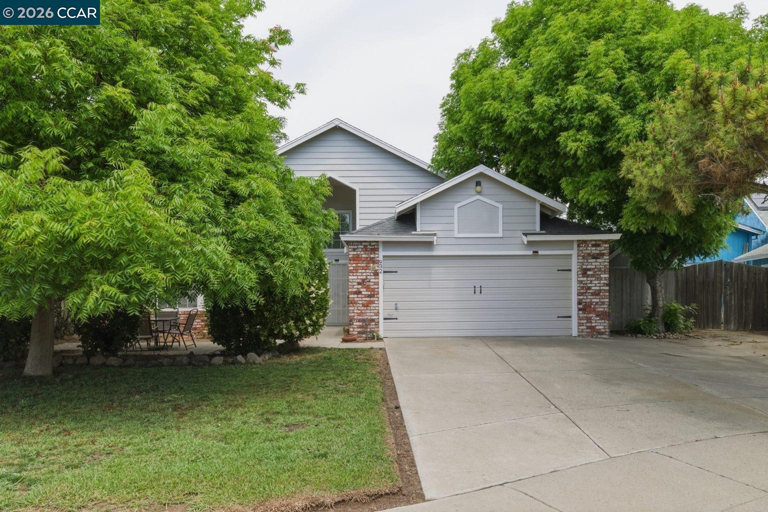 Front Image Thumbnail for CC41132607