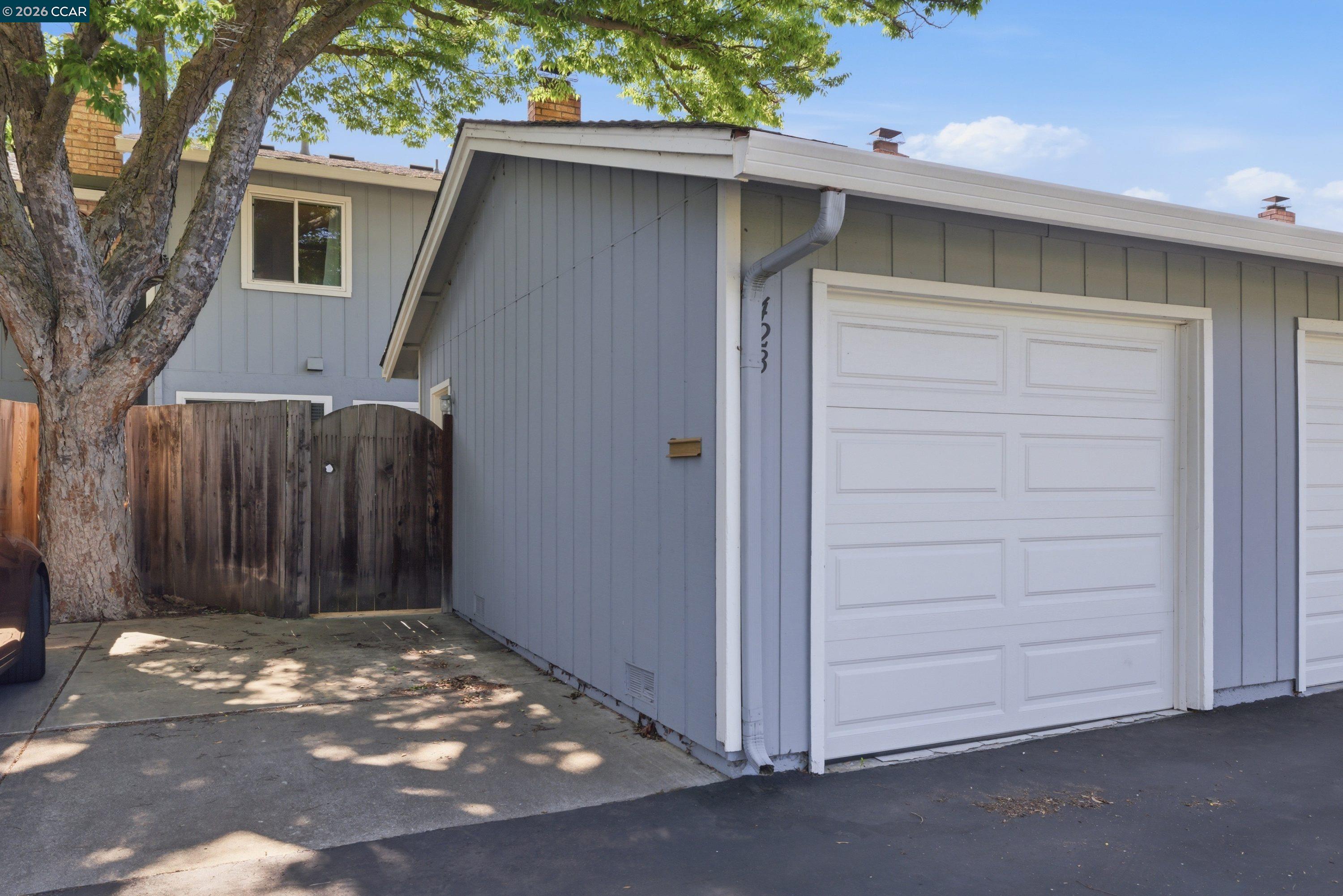 Photo #3: 41132609 Listing: Photo #3