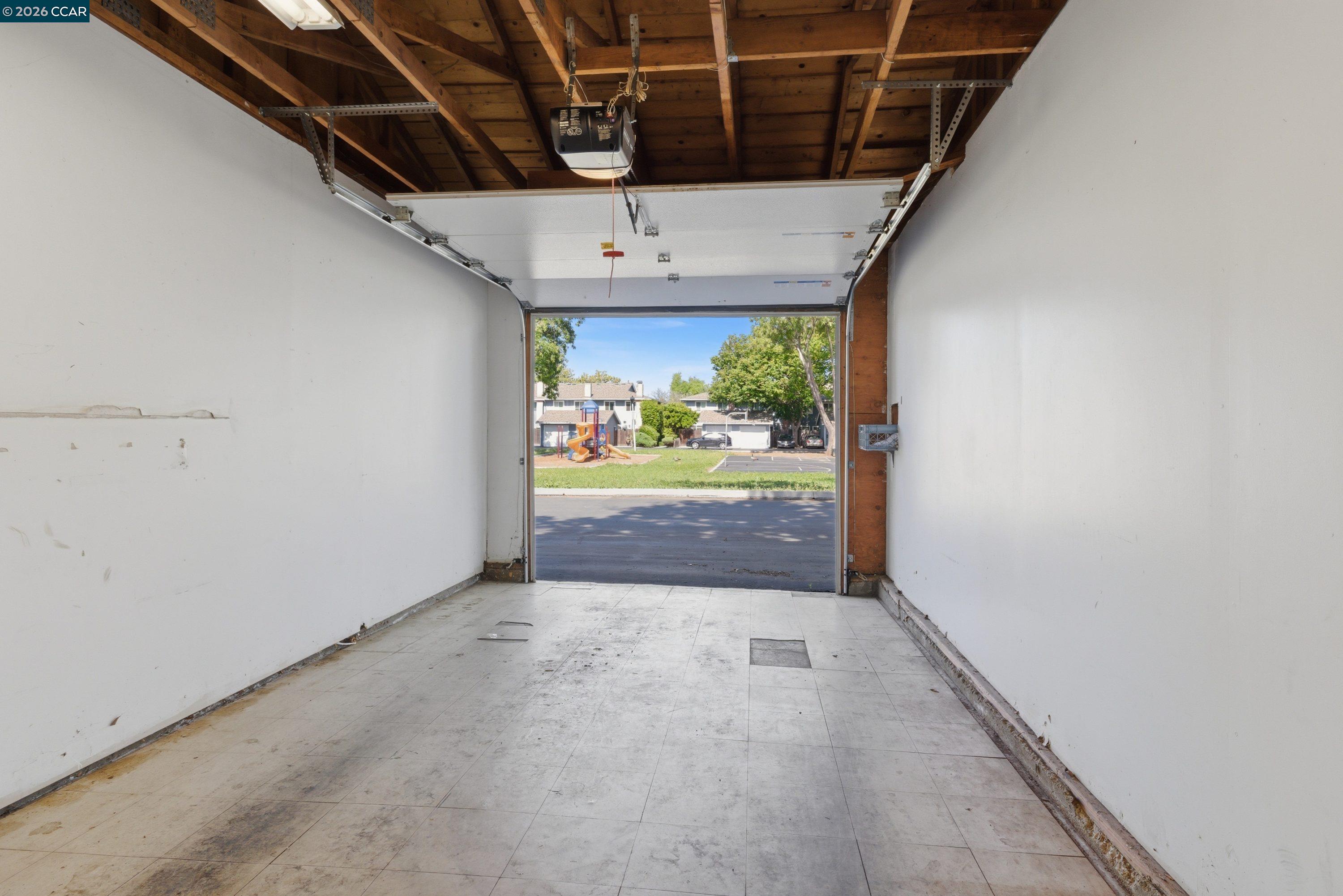 Photo #4: 41132609 Listing: Photo #4