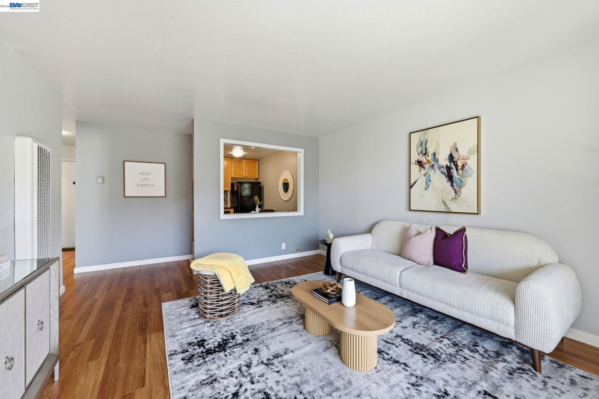 Photo #2: 41132616 Listing: Photo #2