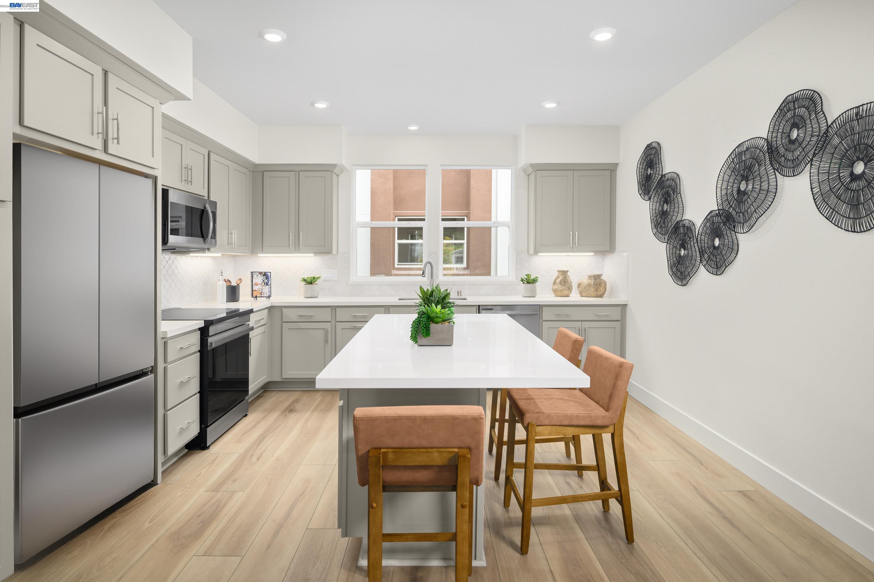 Photo #3: 41132647 Listing: Photo #3