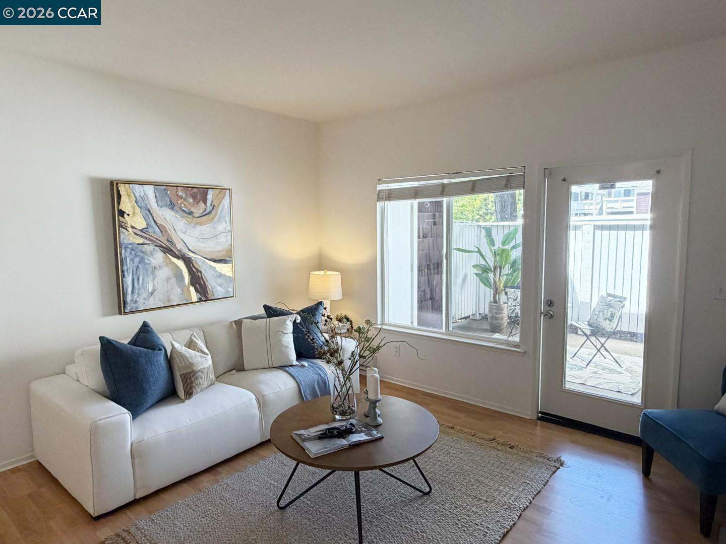 Photo #2: 41132669 Listing: Photo #2