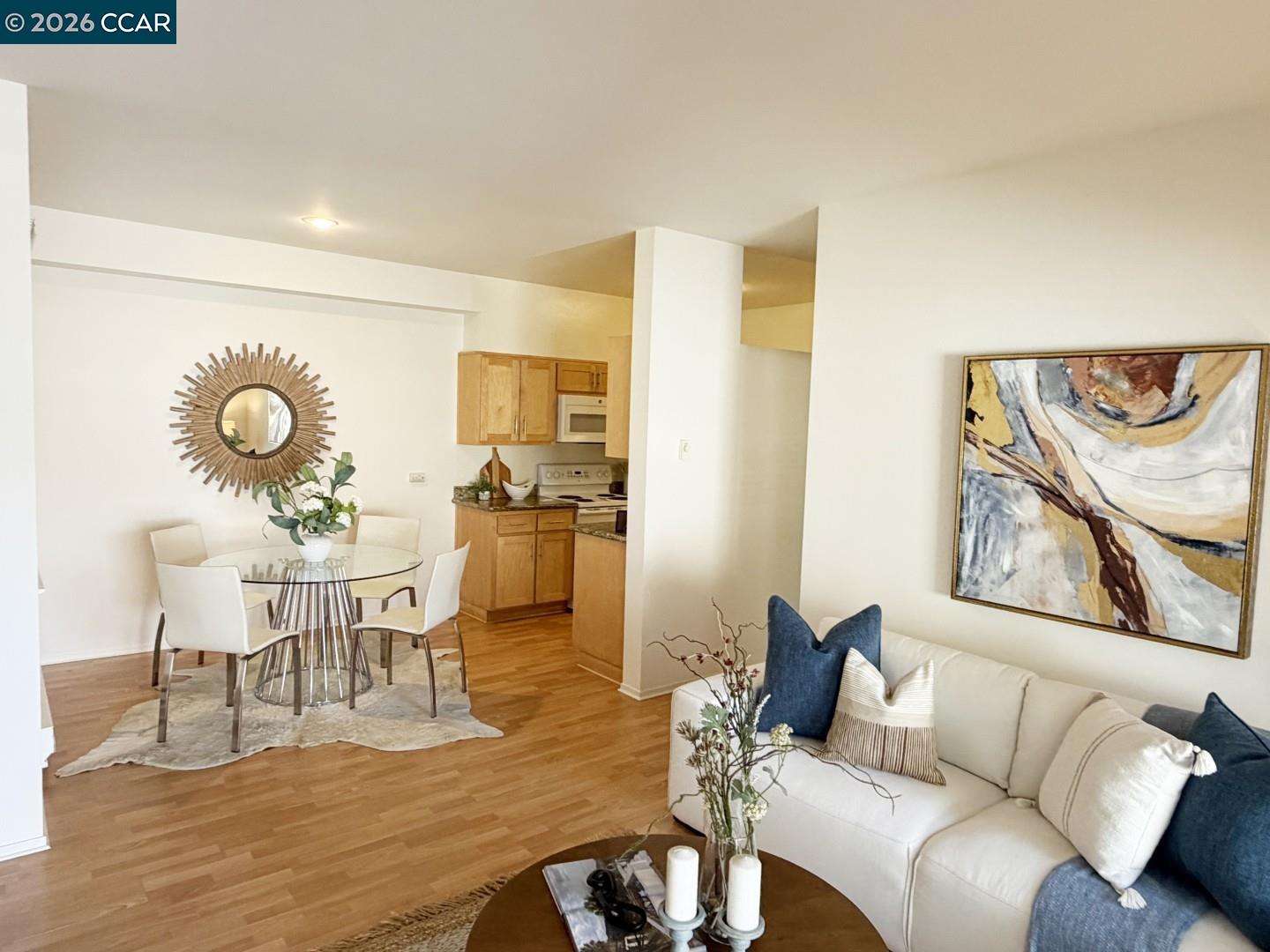 Photo #3: 41132669 Listing: Photo #3