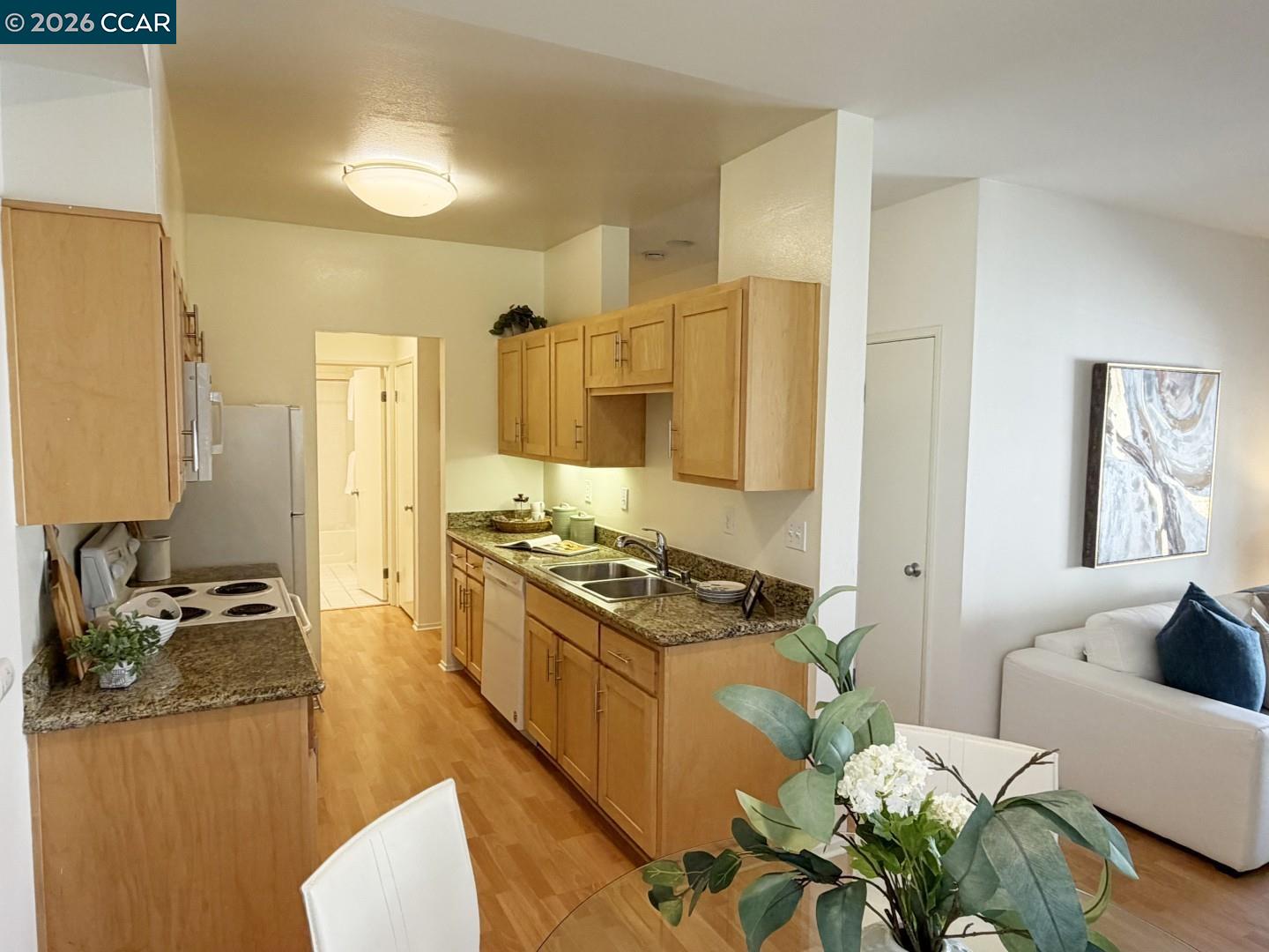 Photo #6: 41132669 Listing: Photo #6