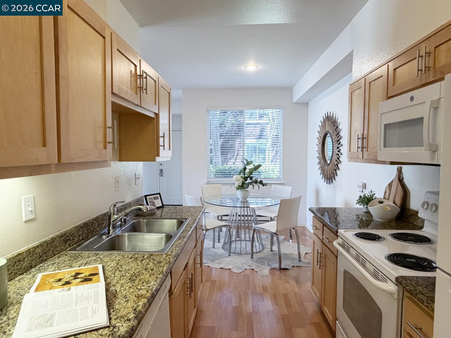 Photo #8: 41132669 Listing: Photo #8