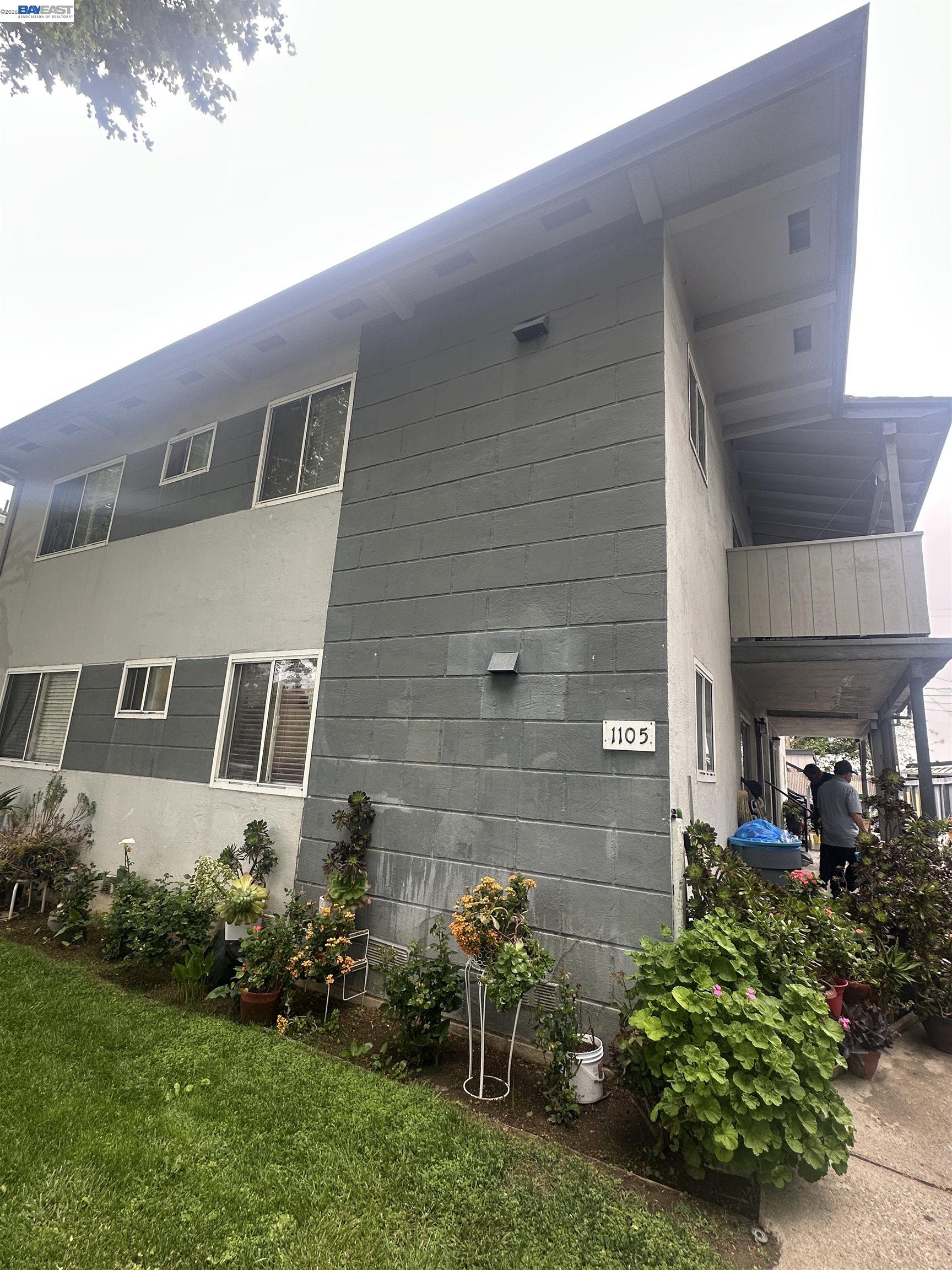 Front Image Thumbnail for BE41132675