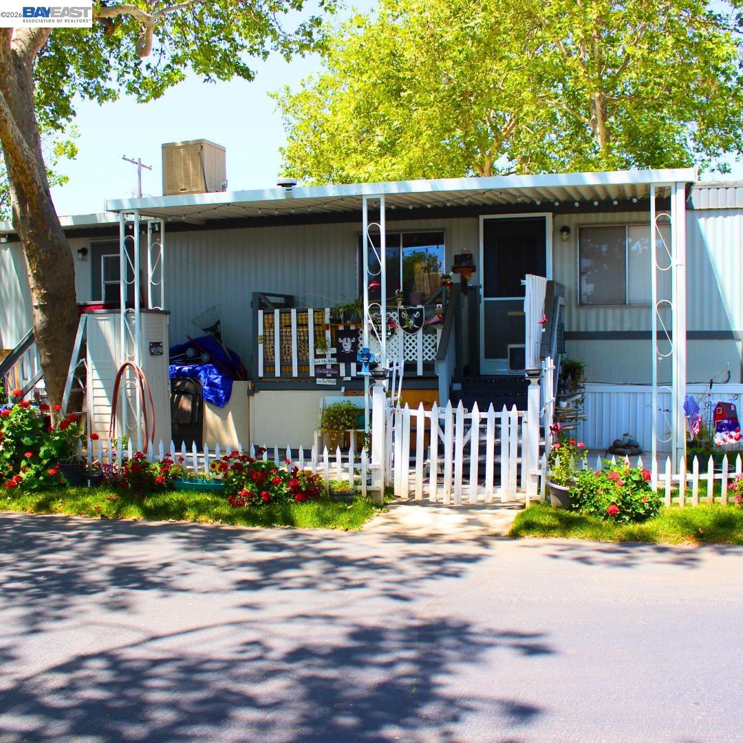 Front Image Thumbnail for BE41132689