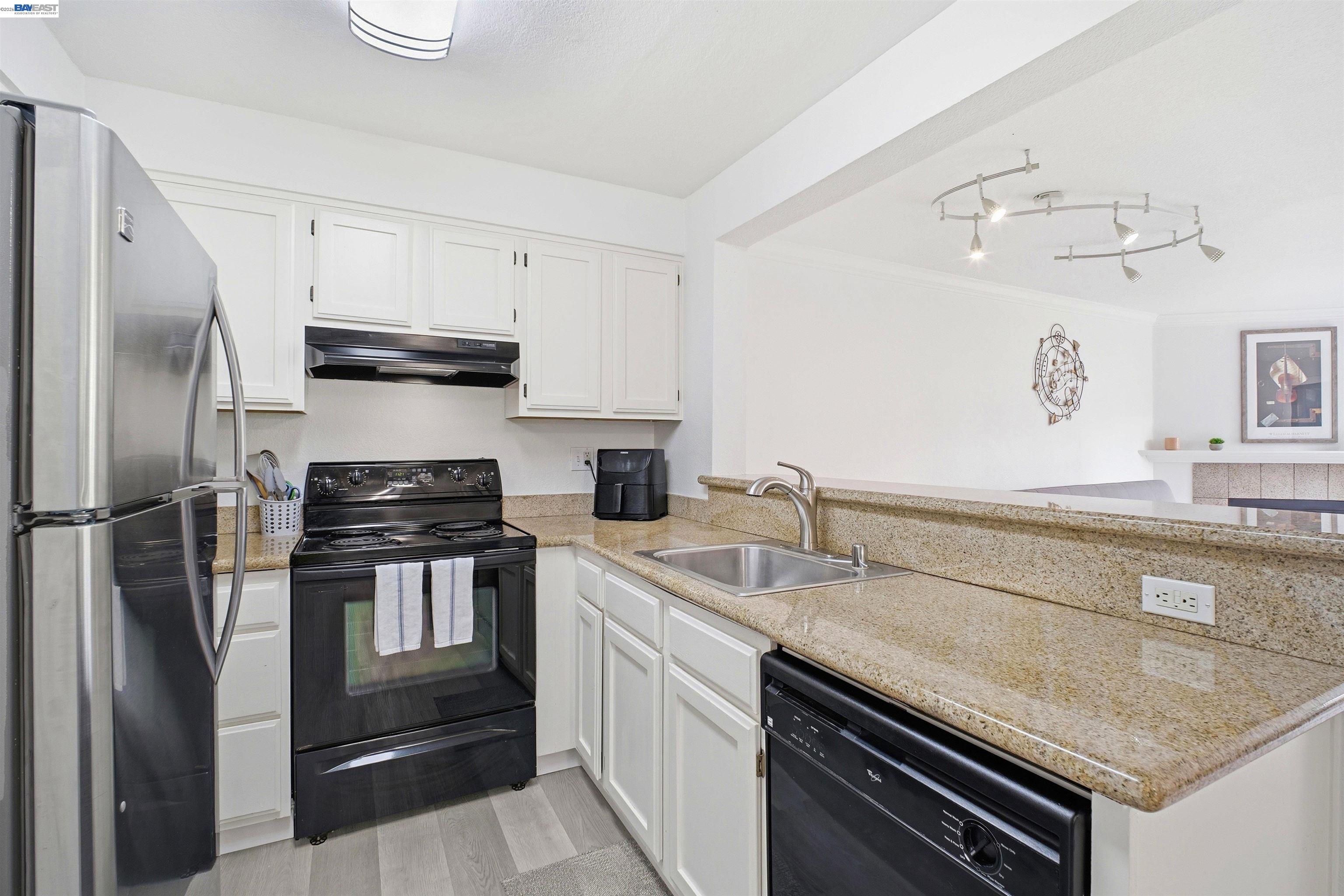 Photo #8: 41132696 Listing: Photo #8