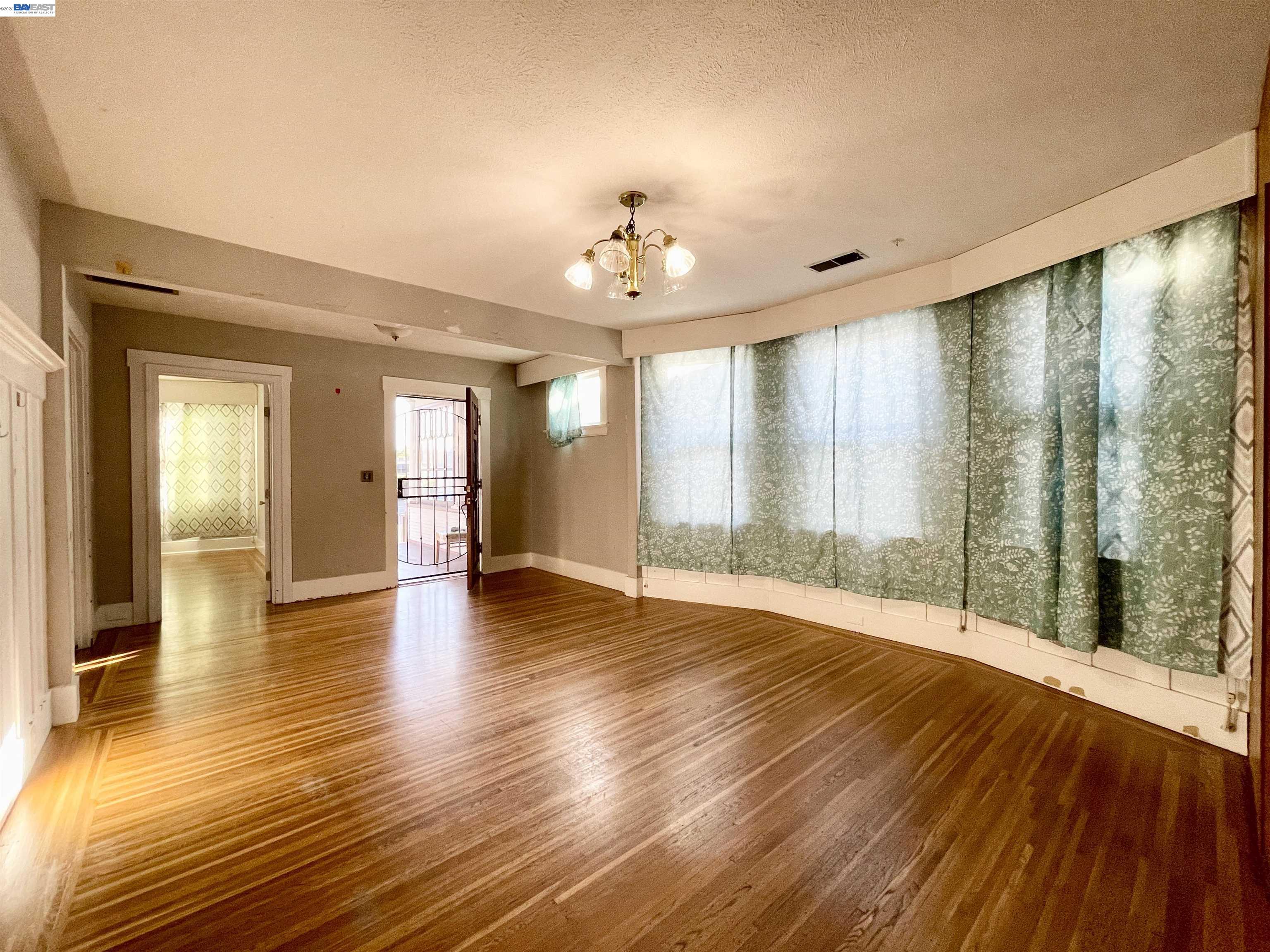 2517 Webb Ave, Alameda CA 94501 — photo 3