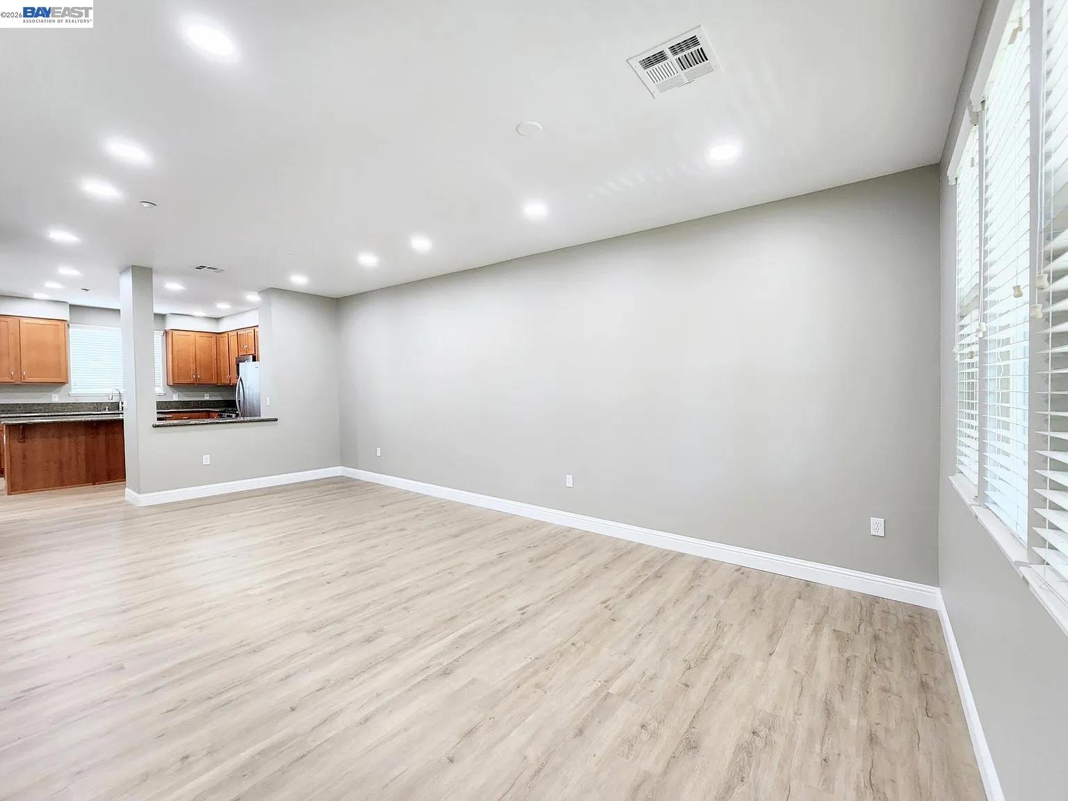 Photo #12: 41132704 Listing: Photo #12