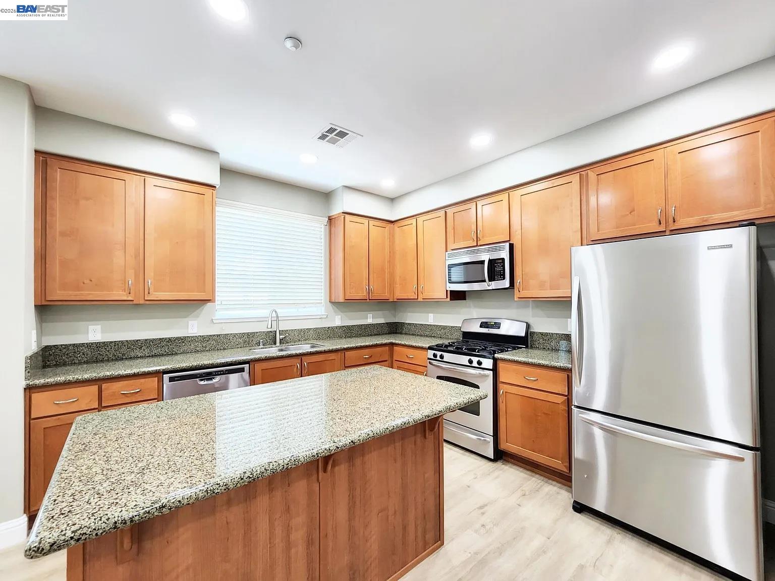 Photo #7: 41132704 Listing: Photo #7