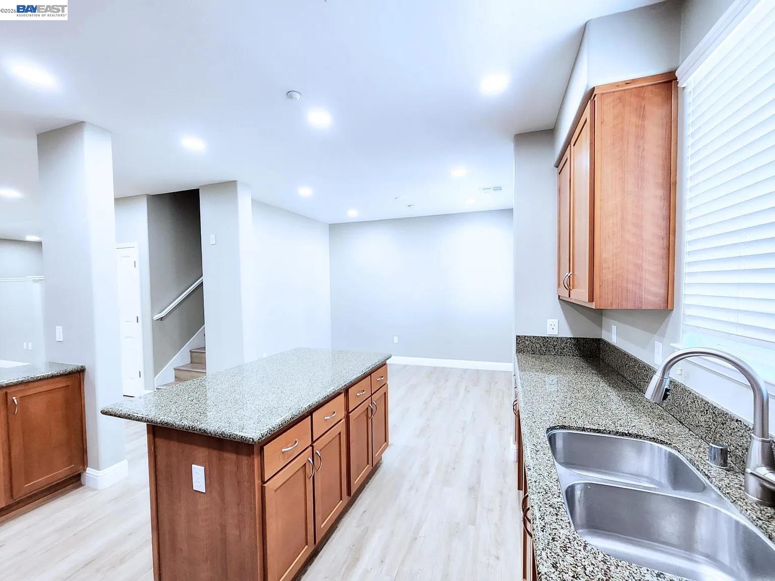 Photo #8: 41132704 Listing: Photo #8